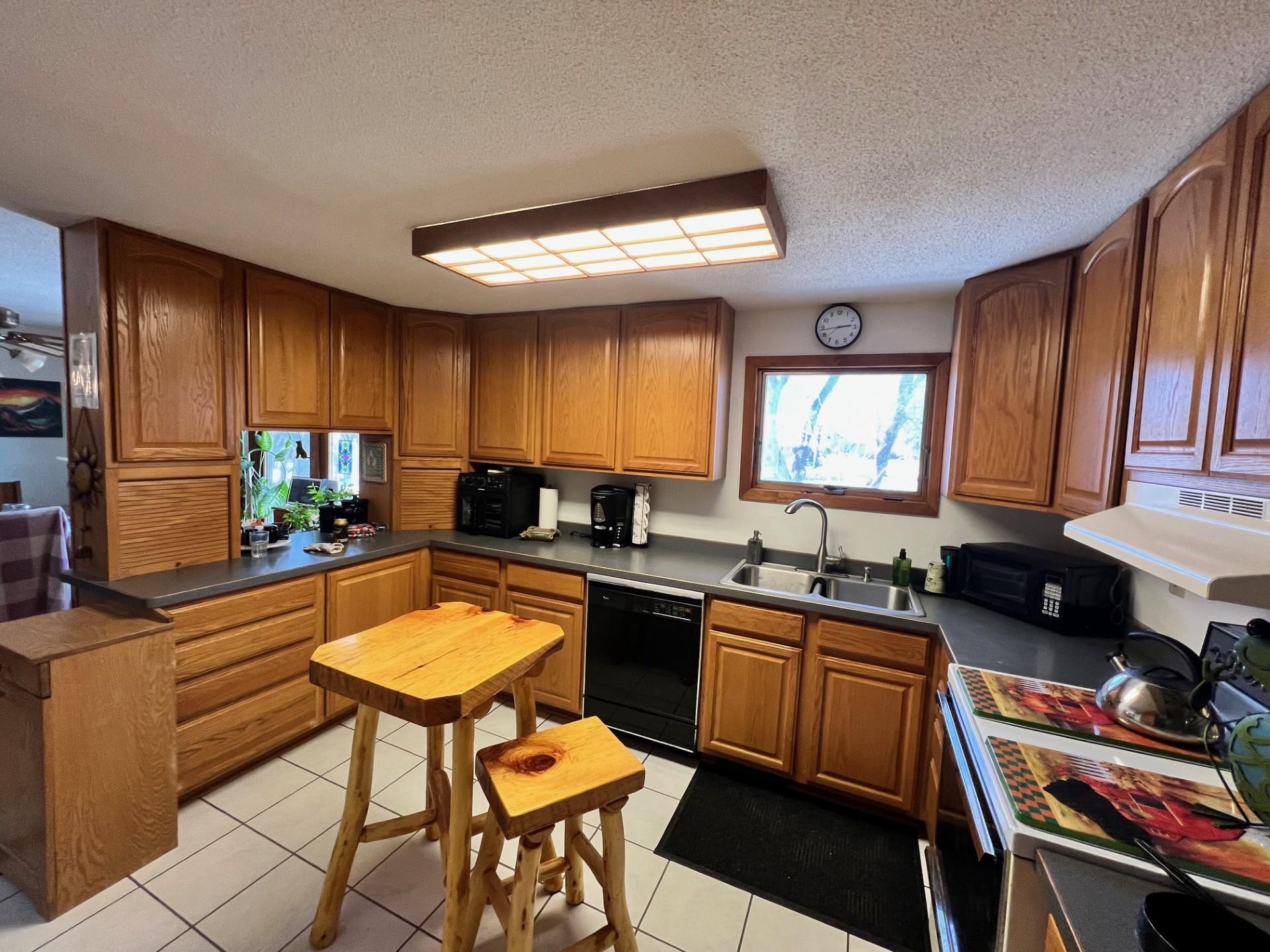 1977 single family home for sale at 8042 Meades Addn Drive SE in Alexandria, MN — 3 bed, 2 bath (photo 9 of 24)