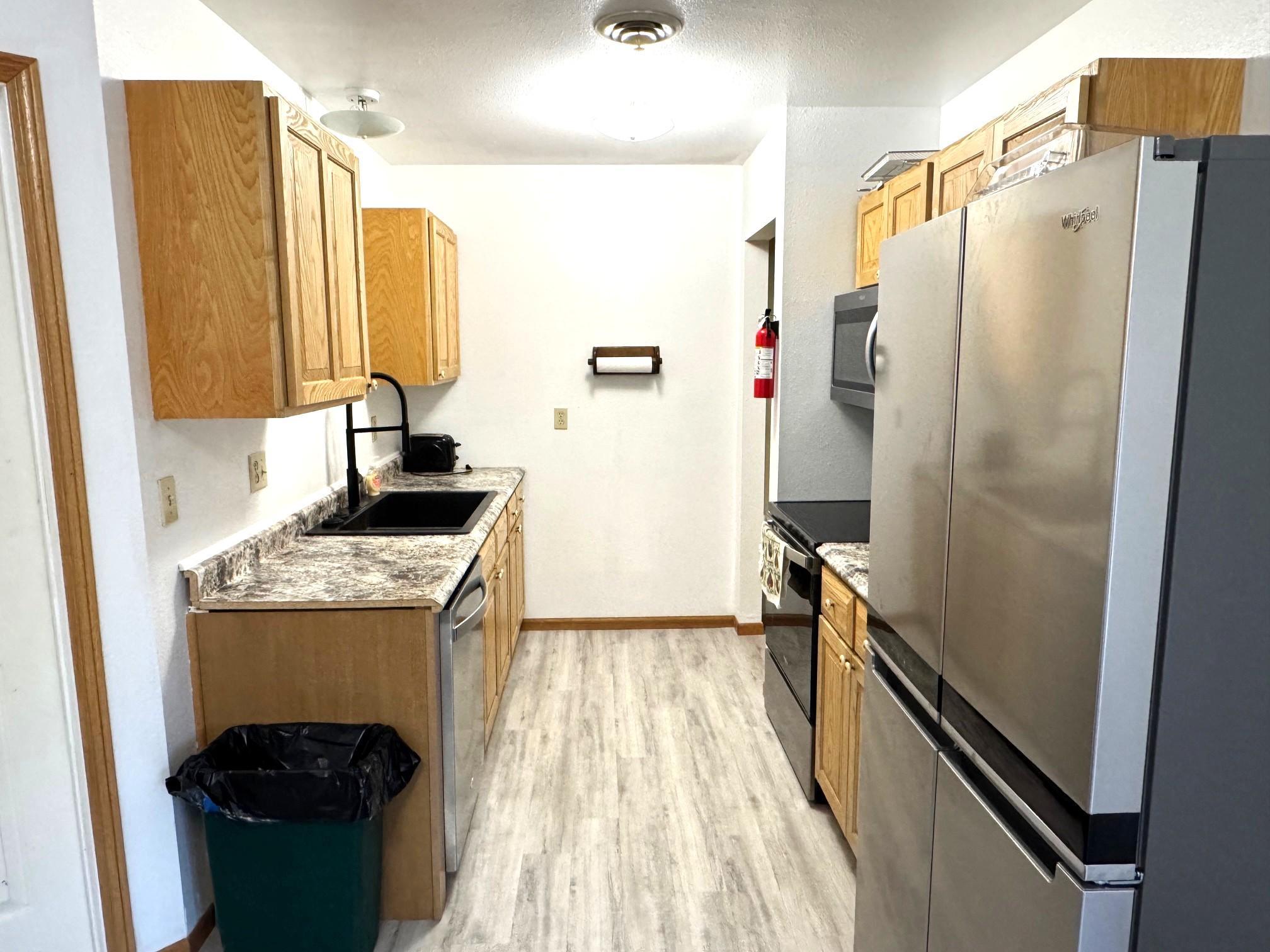 2002 single family home for sale at 2736 Oak Loop NW in Baudette, MN — 2 bed, 1 bath (photo 7 of 11)