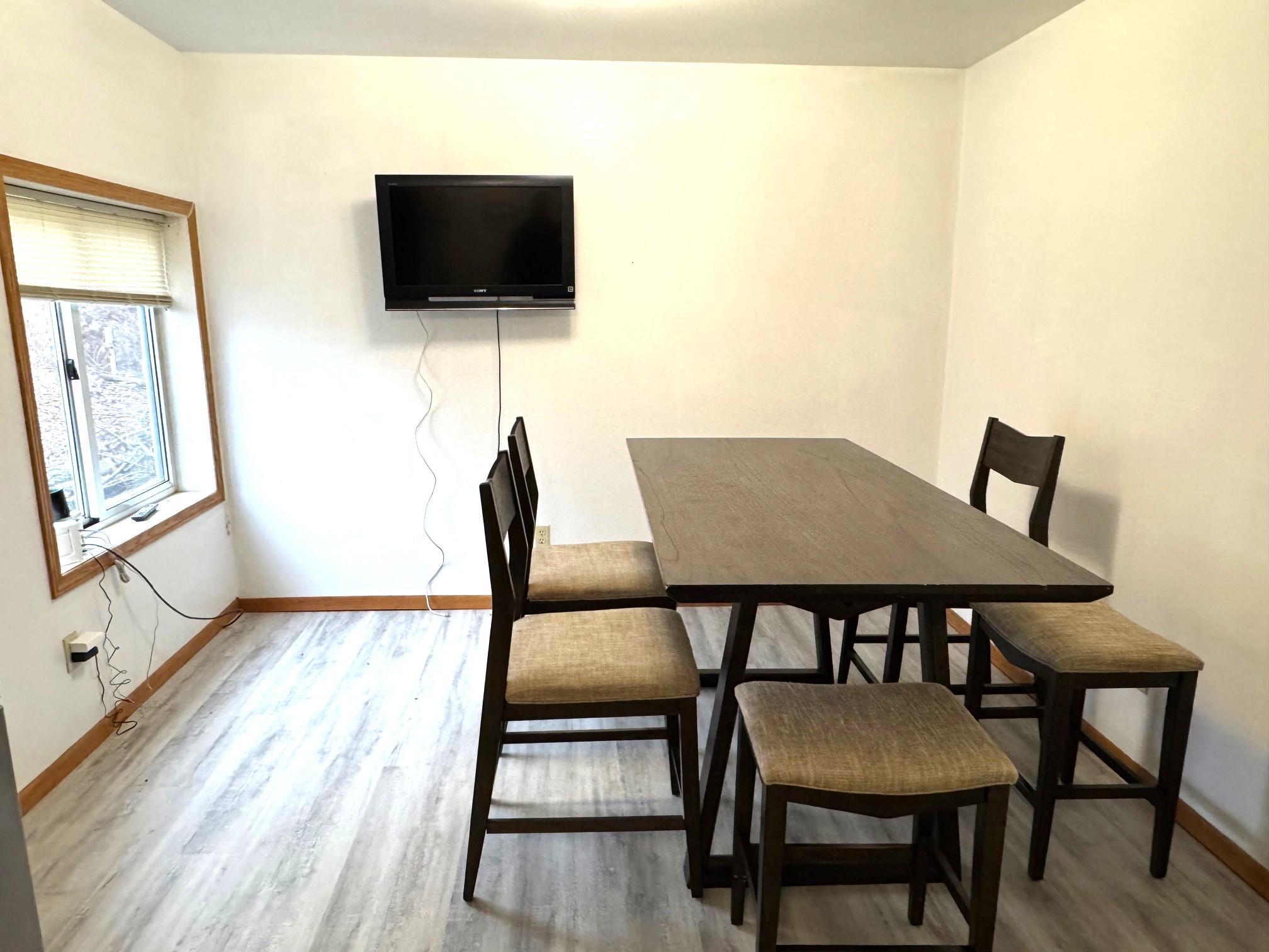 2002 single family home for sale at 2736 Oak Loop NW in Baudette, MN — 2 bed, 1 bath (photo 9 of 11)