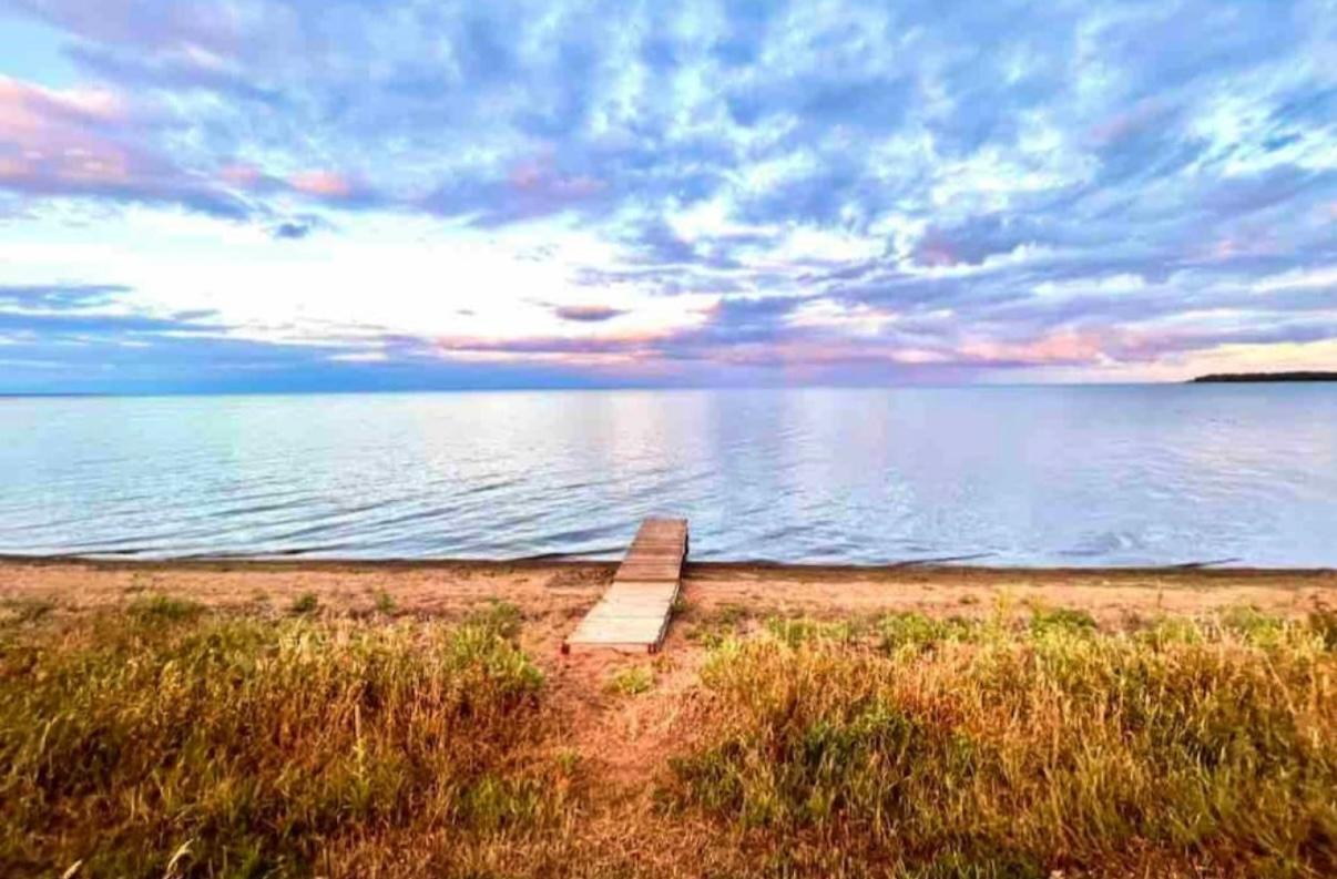 1982 single family home for sale at 7925 US Highway 169 in Garrison, MN — 4 bed, 2 bath (photo 2 of 29)