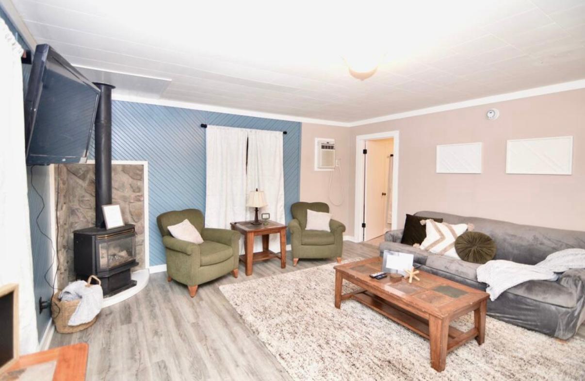 1982 single family home for sale at 7925 US Highway 169 in Garrison, MN — 4 bed, 2 bath (photo 12 of 29)
