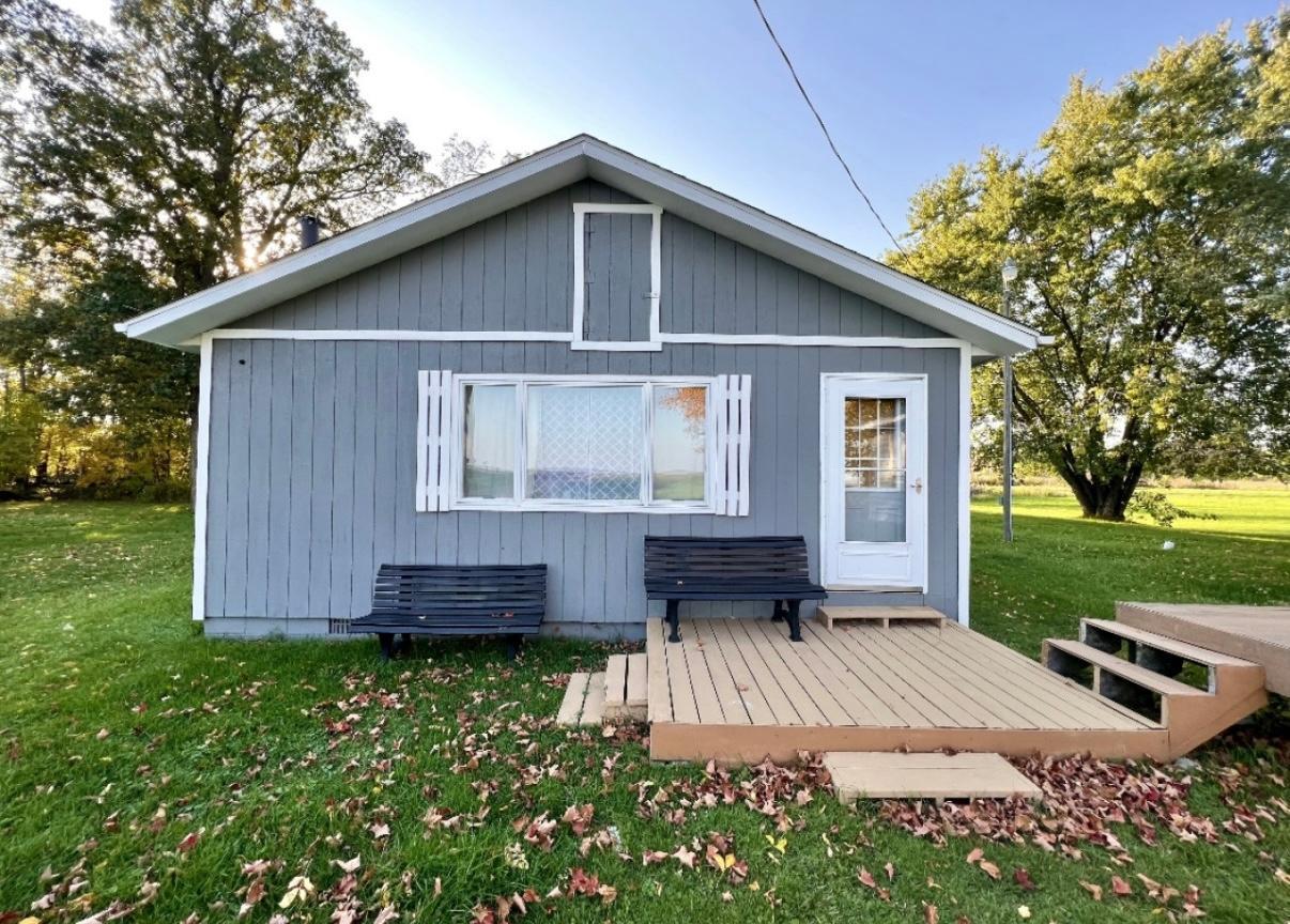 1982 single family home for sale at 7925 US Highway 169 in Garrison, MN — 4 bed, 2 bath (photo 3 of 29)