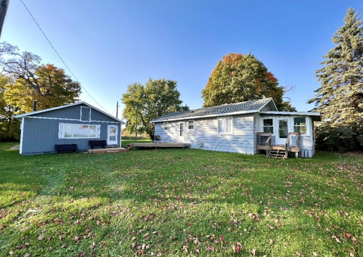 1982 single family home for sale at 7925 US Highway 169 in Garrison, MN — 4 bed, 2 bath (photo 4 of 29)