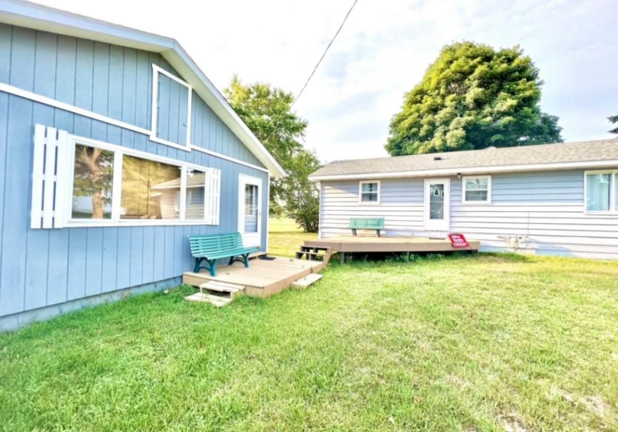 1982 single family home for sale at 7925 US Highway 169 in Garrison, MN — 4 bed, 2 bath (photo 5 of 29)