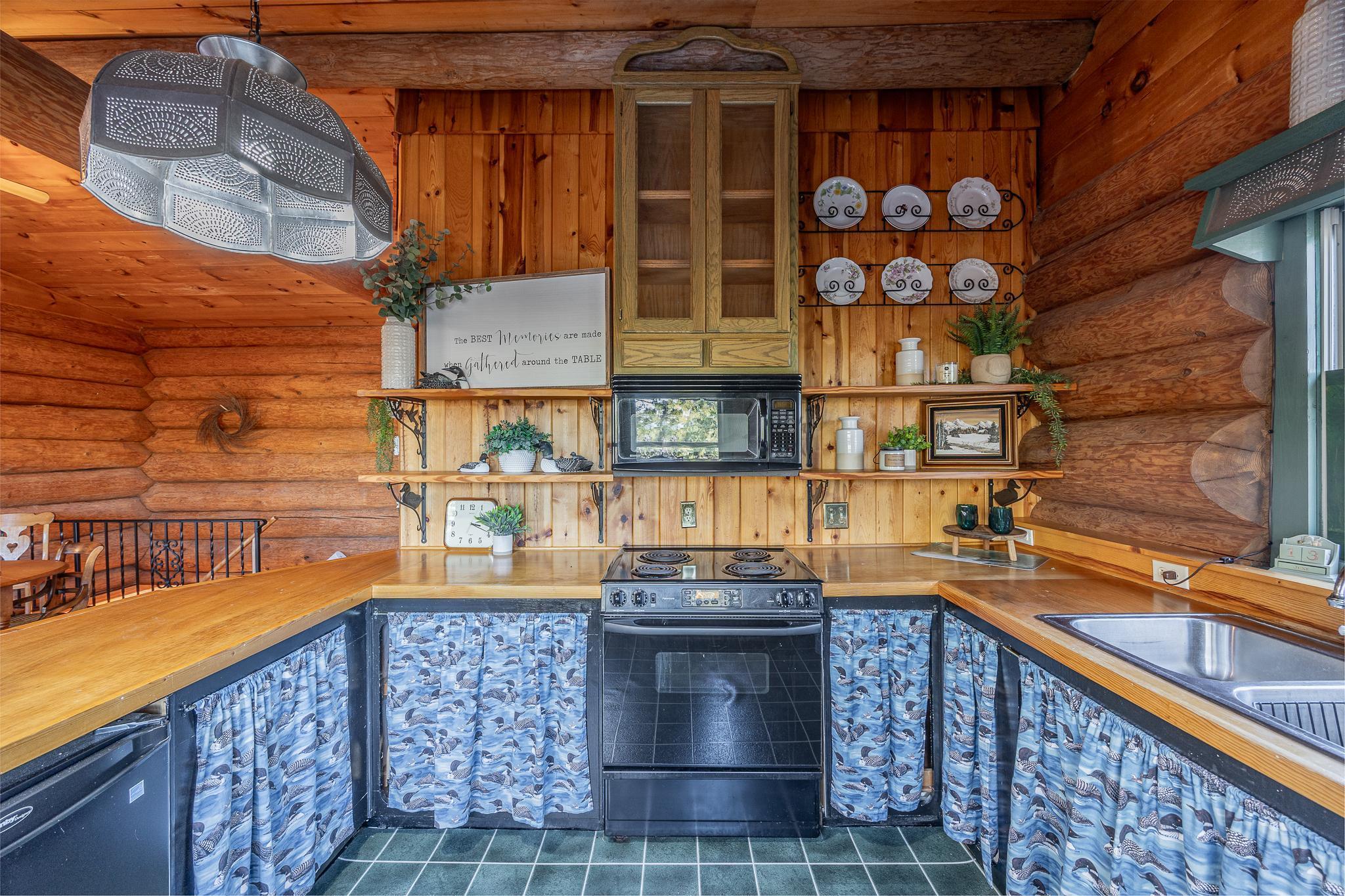 1992 single family home for sale at 4701 Shangri La Drive NE in Longville, MN — 1 bed, 2 bath (photo 27 of 52)