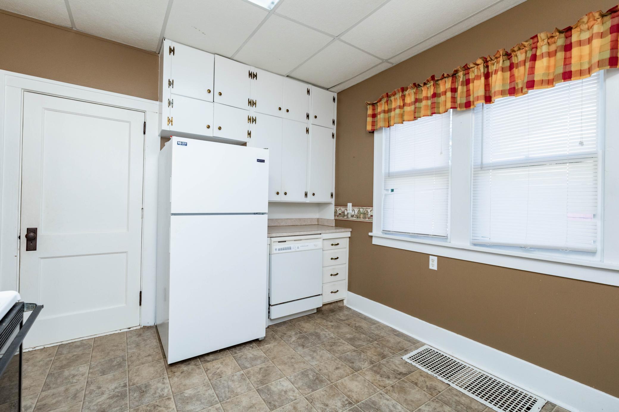 608 Ash Street, Lisbon ND 58054 - Photo 19 of 34