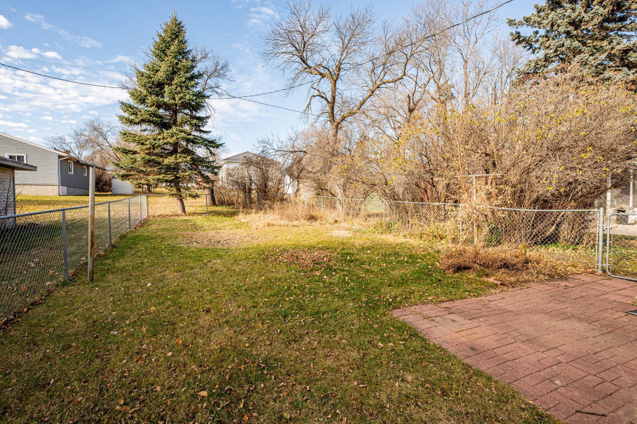 608 Ash Street, Lisbon ND 58054 - Photo 9 of 34