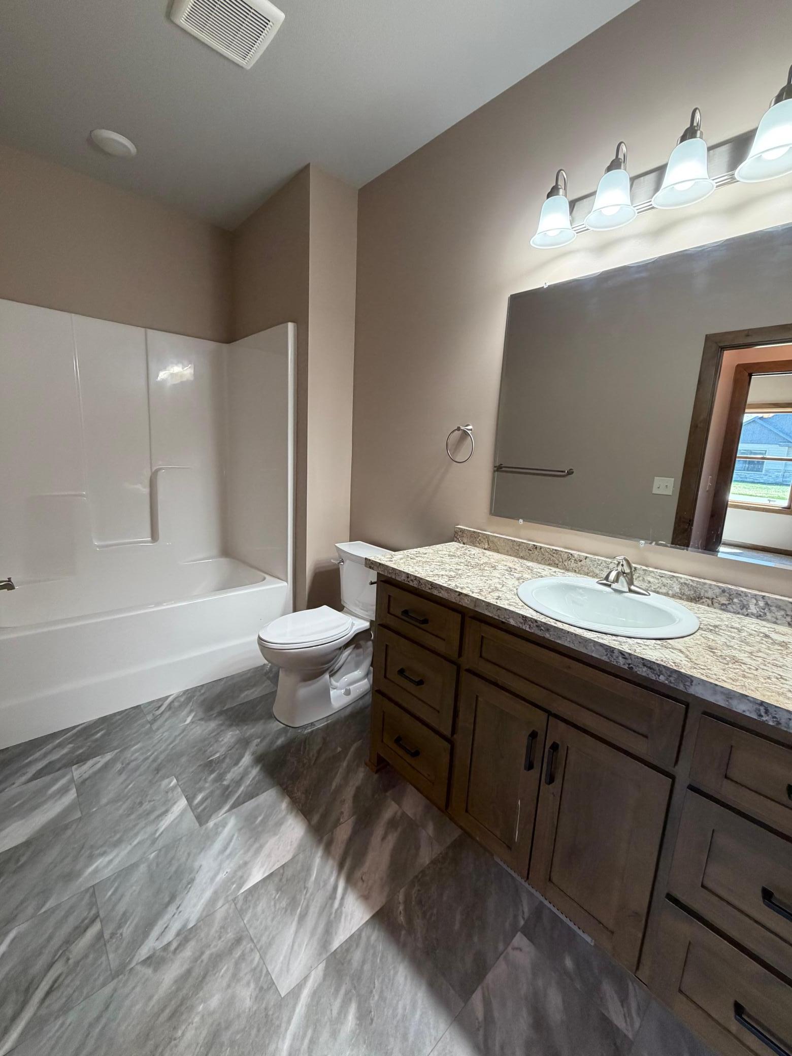 2025 townhouse for sale at 16912 Piper Lane in Brainerd, MN — 2 bed, 2 bath (photo 21 of 37)
