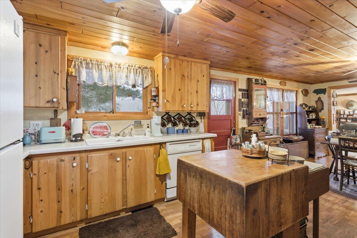 1957 single family home for sale at 2170 County Road 5 NW in Hackensack, MN — 2 bed, 1 bath (photo 5 of 64)