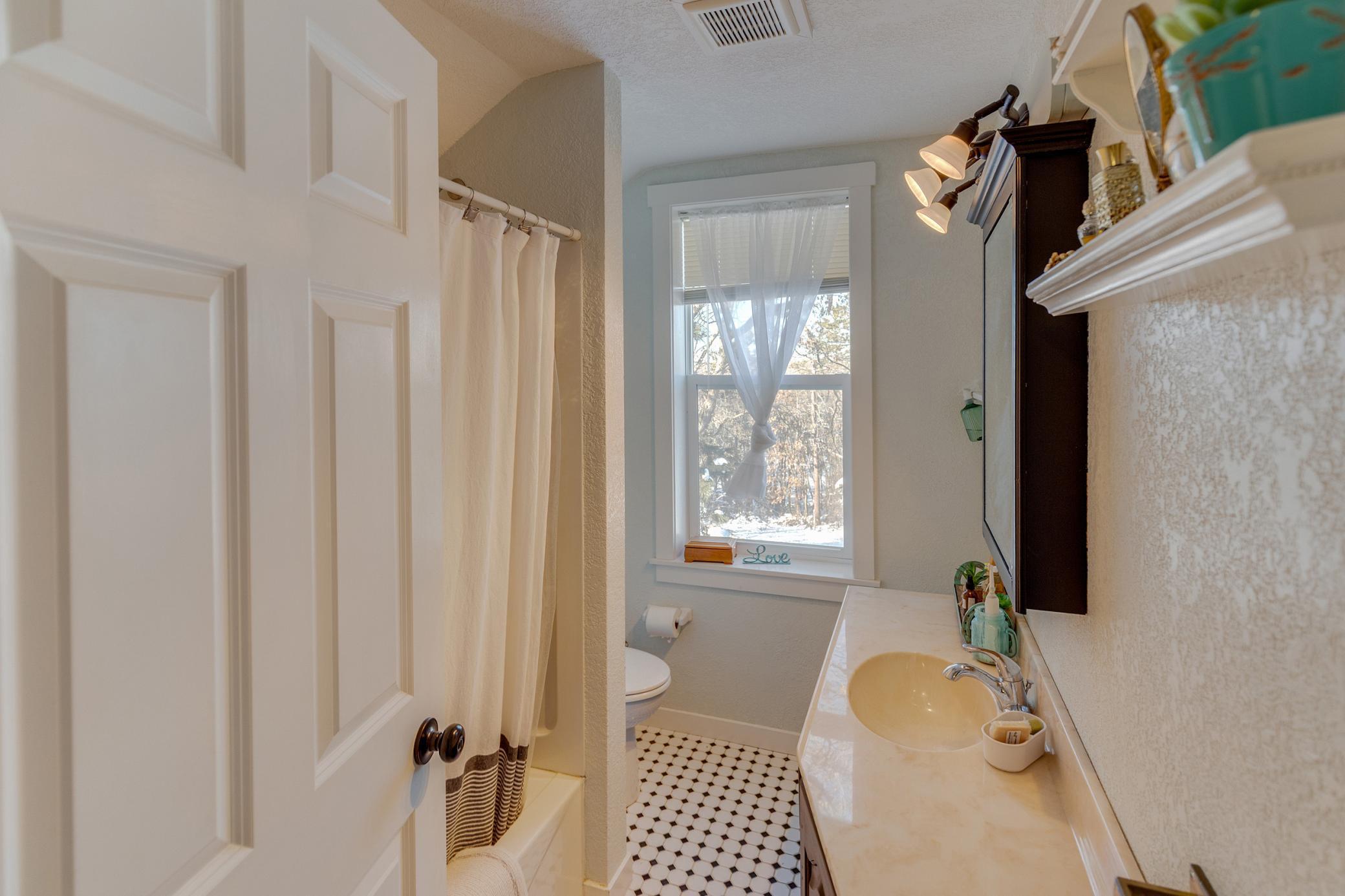 1905 single family home for sale at 839 Bluff Avenue in Brainerd, MN — 4 bed, 2 bath (photo 32 of 49)