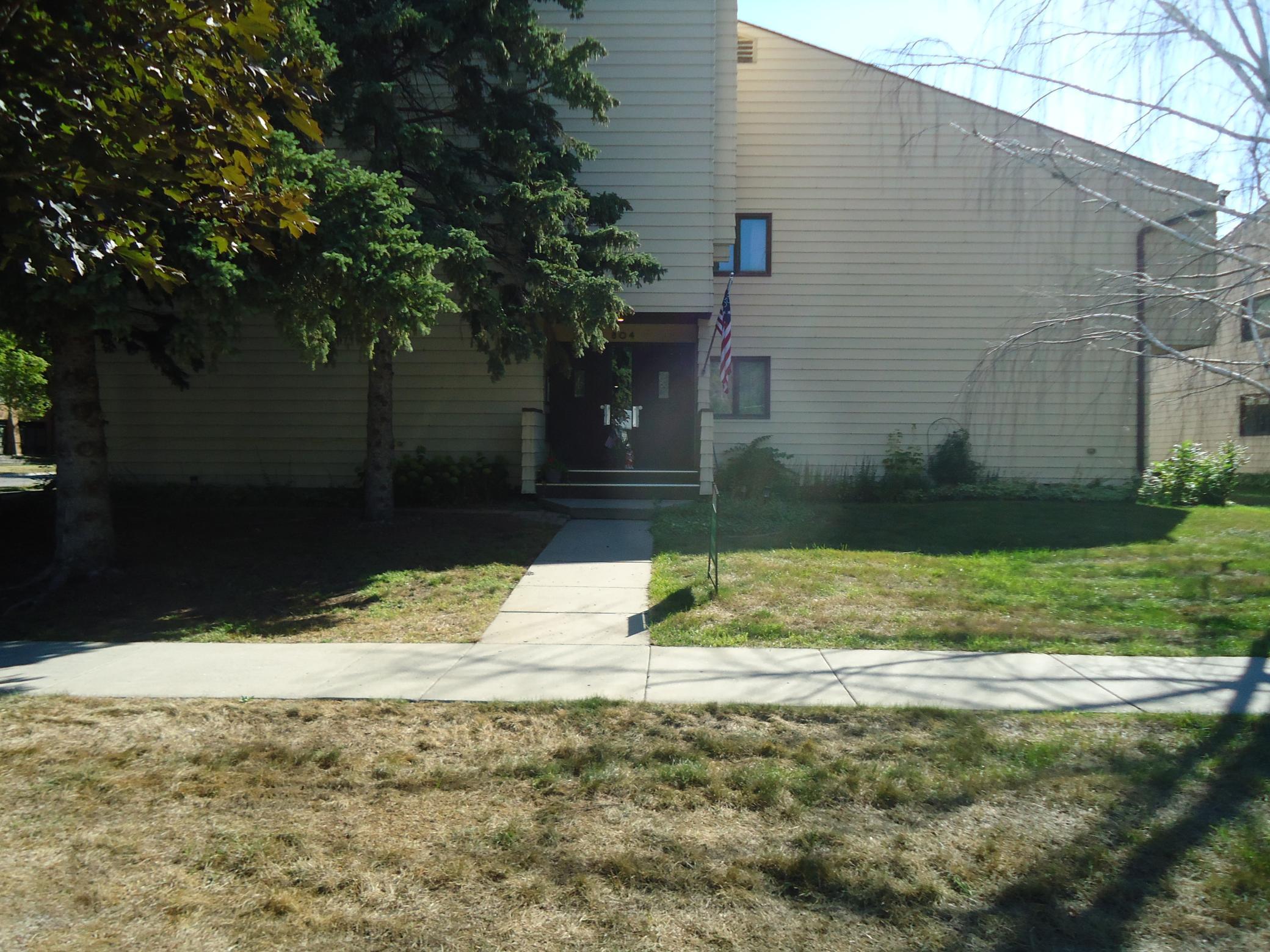1972 condo for sale at 804 S 10 Street S, Unit A-4 in Fargo, ND — 3 bed, 2 bath