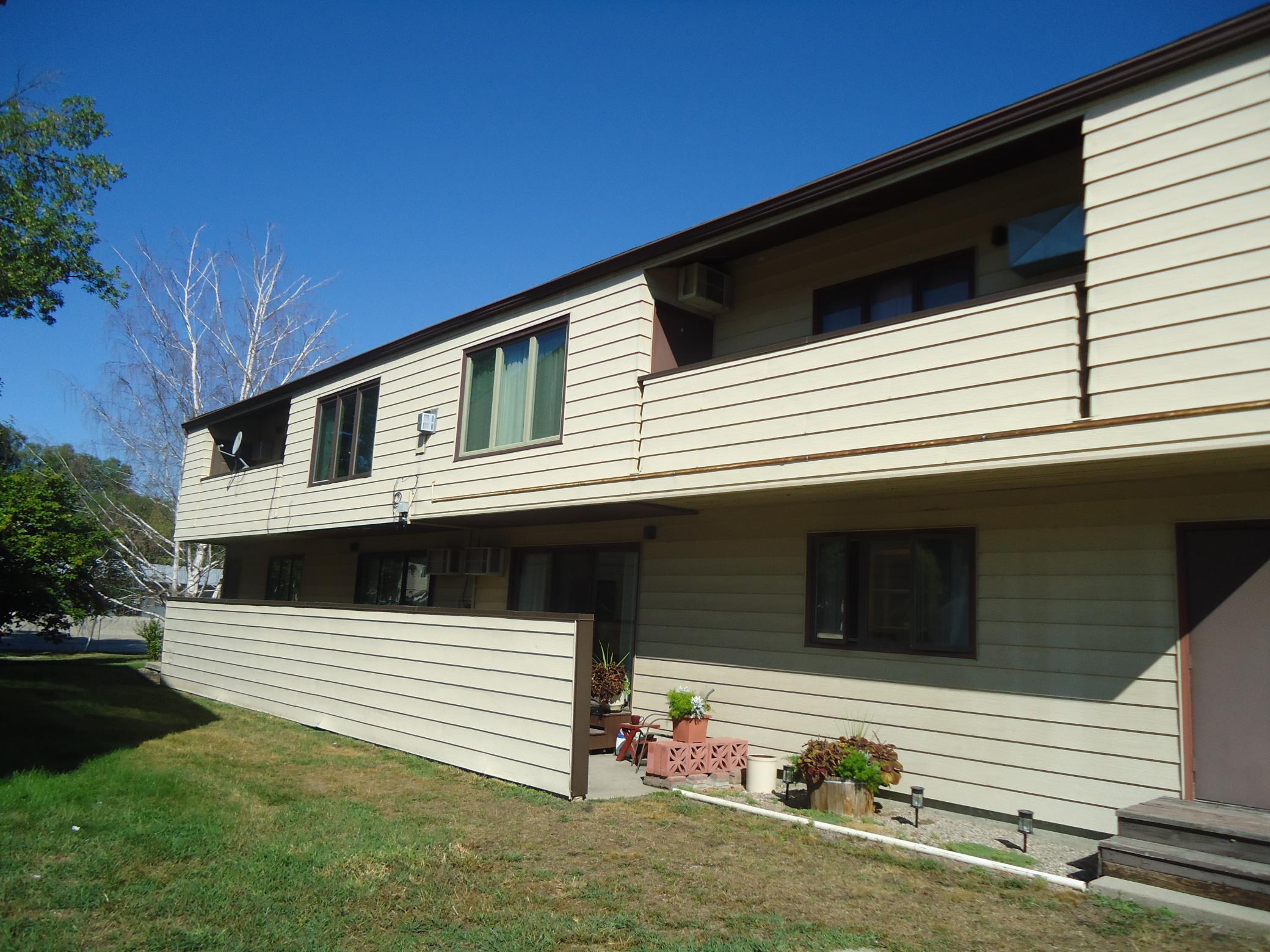 1972 condo for sale at 804 S 10 Street S, Unit A-4 in Fargo, ND — 3 bed, 2 bath (photo 3 of 18)