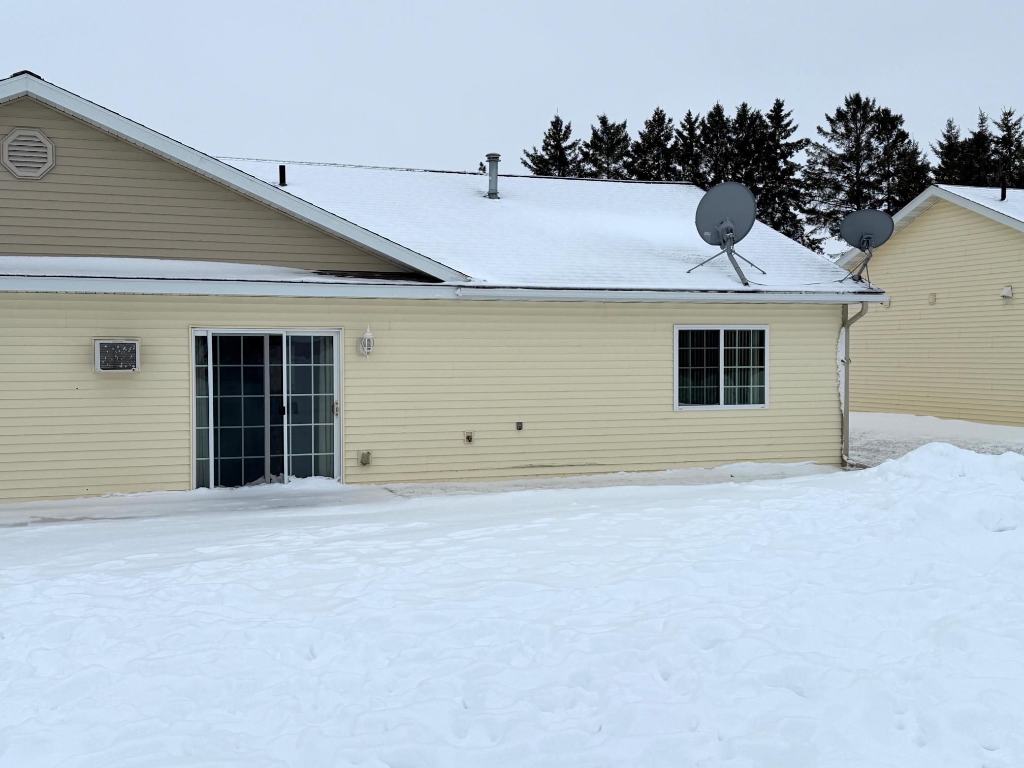 2005 twin home for sale at 320A 2nd Street NE in Bertha, MN — 2 bed, 1 bath (photo 5 of 20)