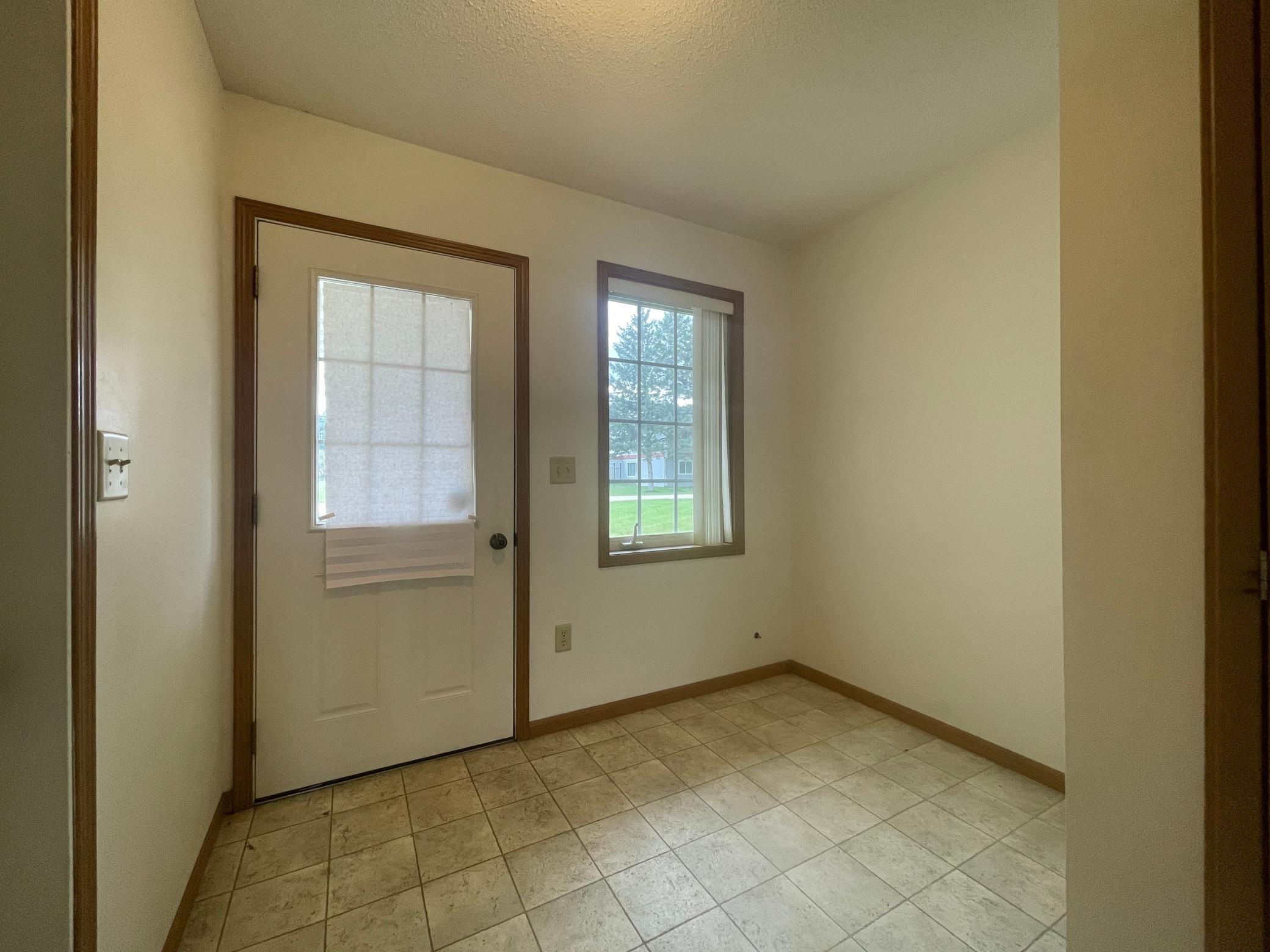 2005 twin home for sale at 320A 2nd Street NE in Bertha, MN — 2 bed, 1 bath (photo 6 of 20)