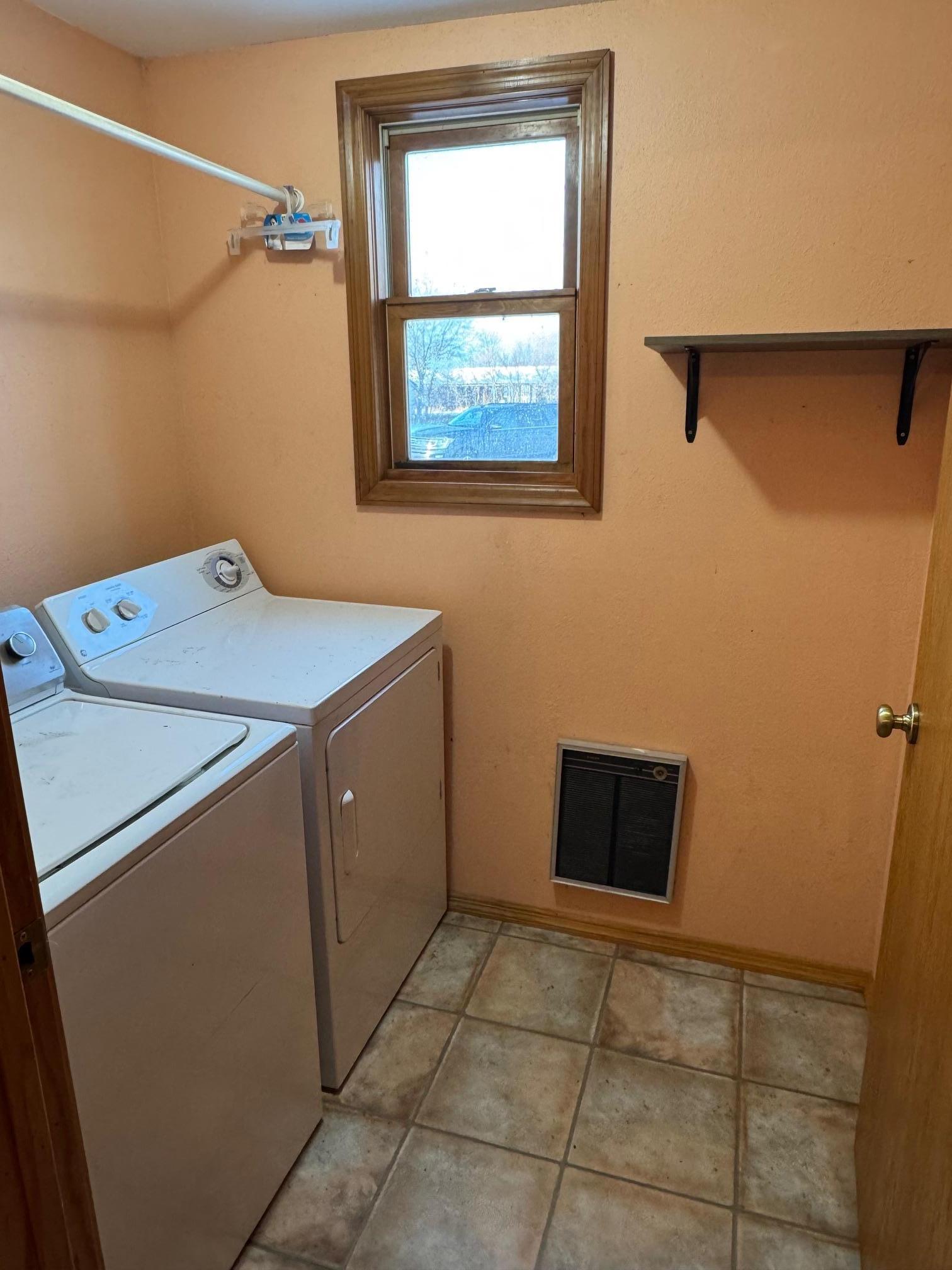 1910 single family home for sale at 44028 220th Street in Roseau, MN — 3 bed, 1 bath (photo 8 of 14)