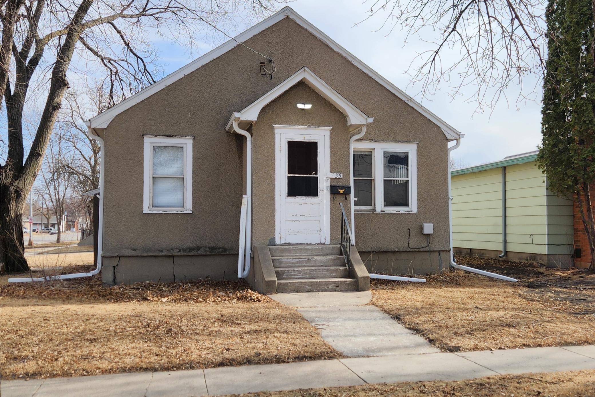 1935 single family home for sale at 735 14th Street N in Fargo, ND — 6 bed, 2 bath