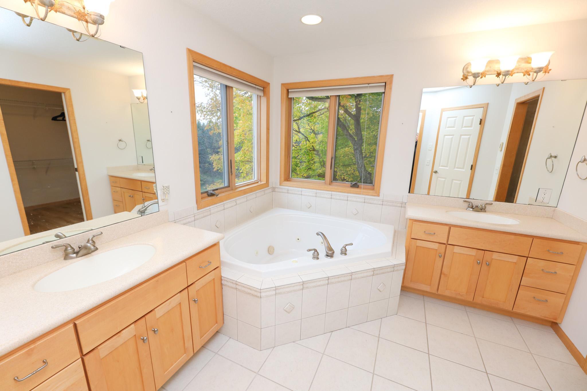 2003 single family home for sale at 2361 Highland Trail SW in Alexandria, MN — 4 bed, 3 bath (photo 30 of 51)