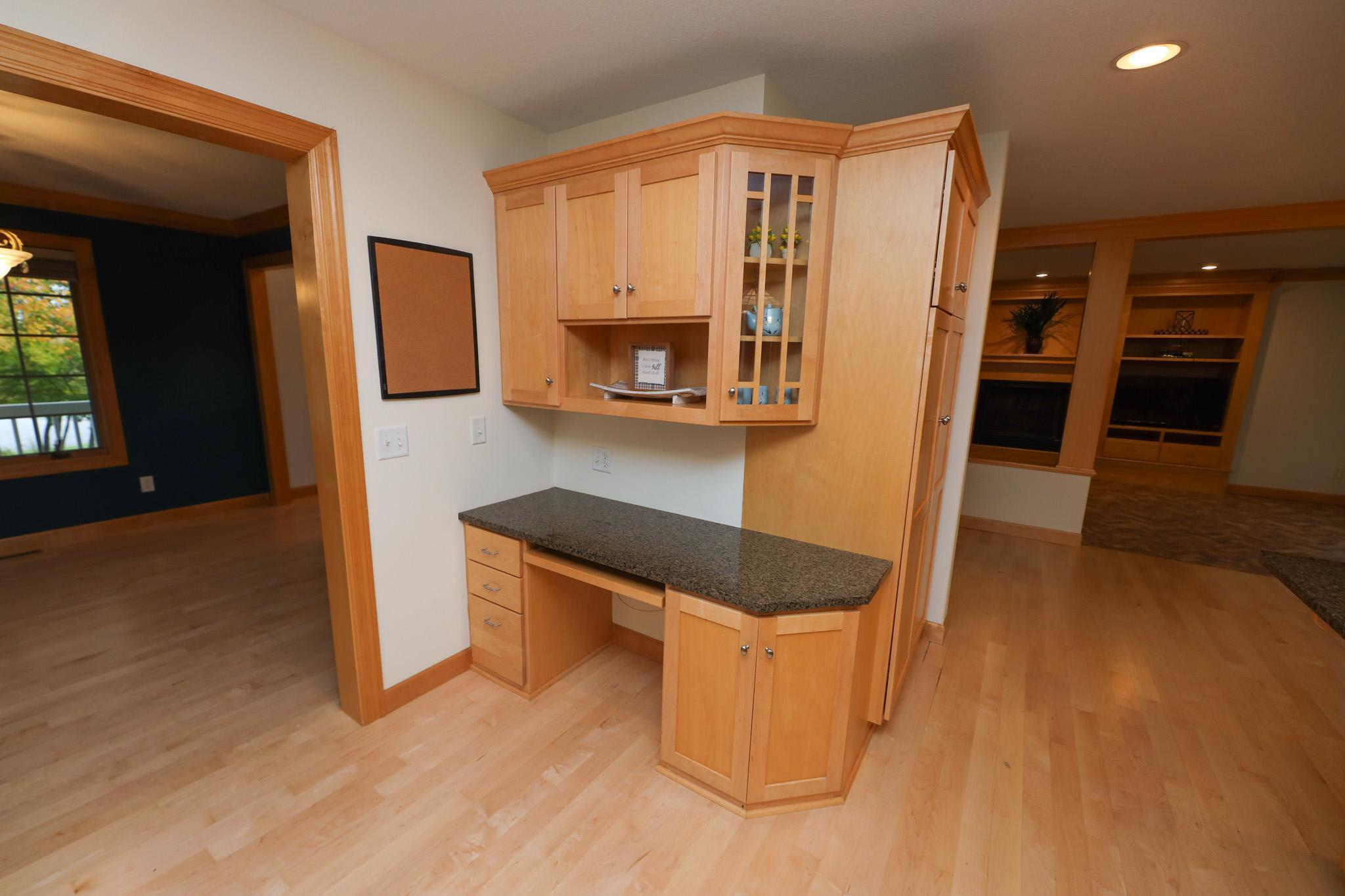 2003 single family home for sale at 2361 Highland Trail SW in Alexandria, MN — 4 bed, 3 bath (photo 9 of 51)