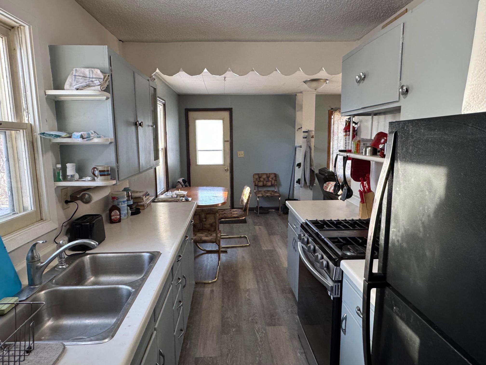 1935 single family home for sale at 525 2nd Street N in Middle River, MN — 3 bed, 1 bath (photo 4 of 7)