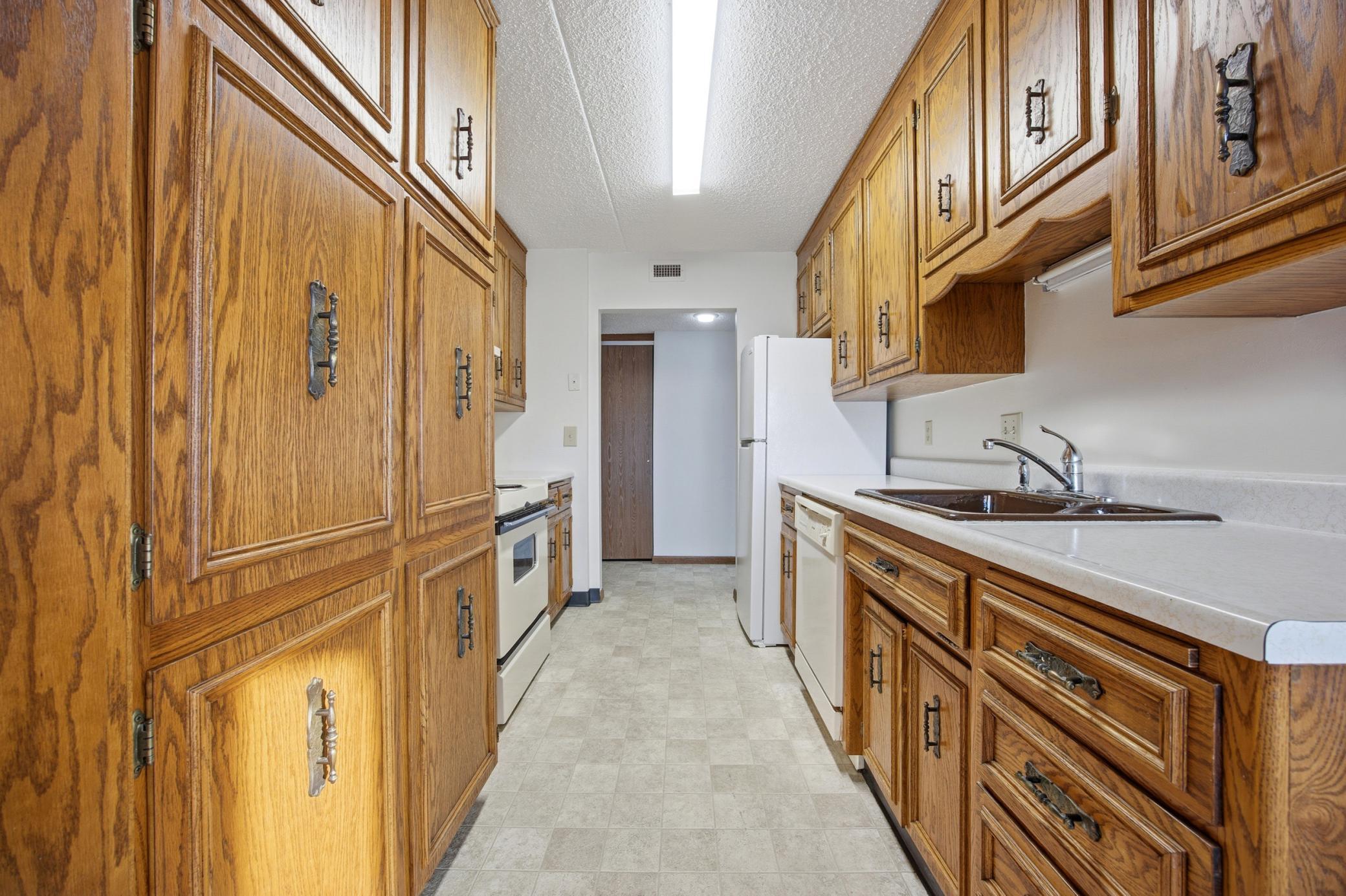 1110 3rd Avenue N, Unit 604E, Fargo ND 58102 - Photo 6 of 25