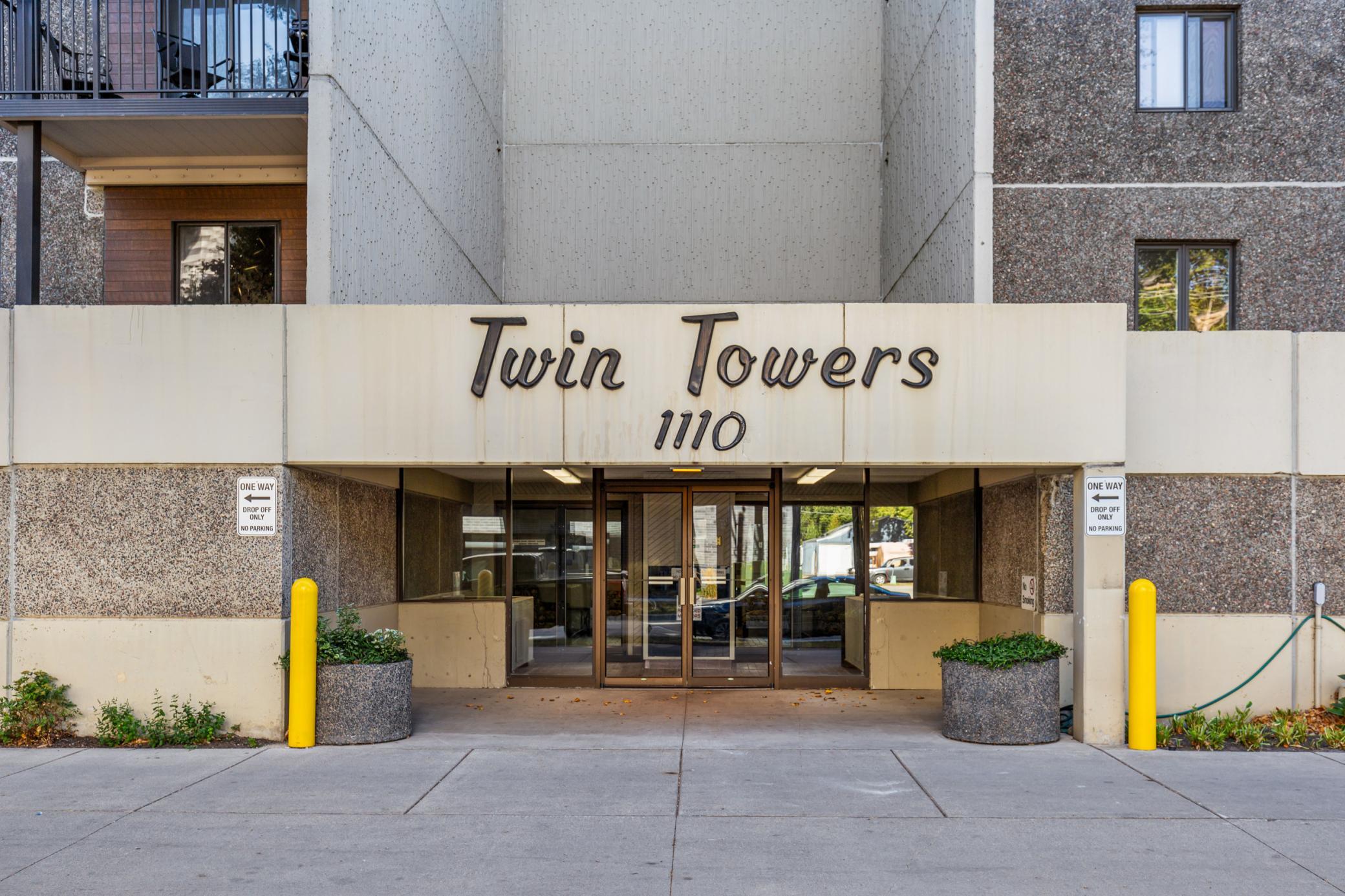1978 condo for sale at 1110 3rd Avenue N, Unit 604E in Fargo, ND — 2 bed, 2 bath