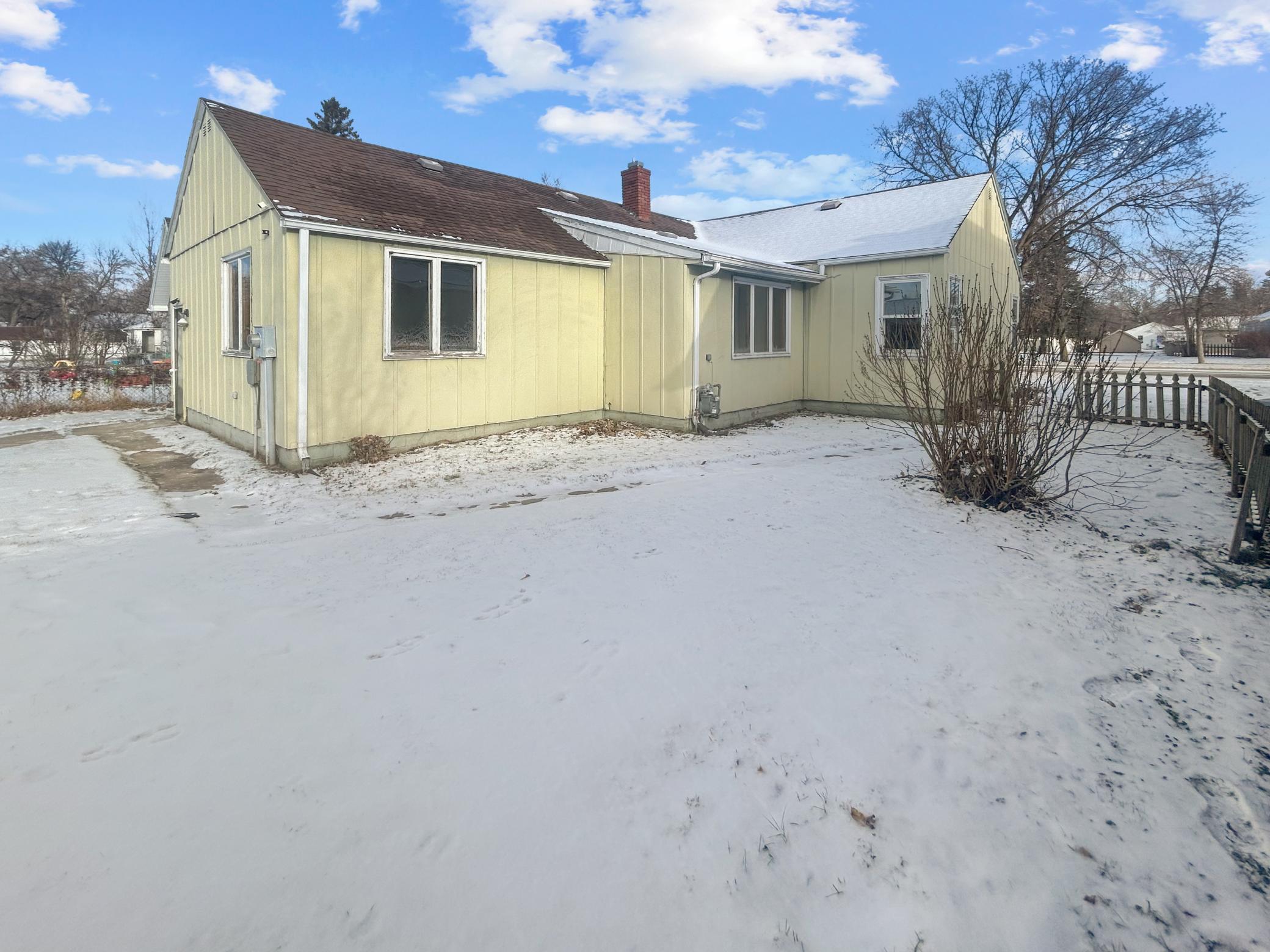 939 Duluth Avenue N, Thief River Falls MN 56701 - Photo 2 of 24
