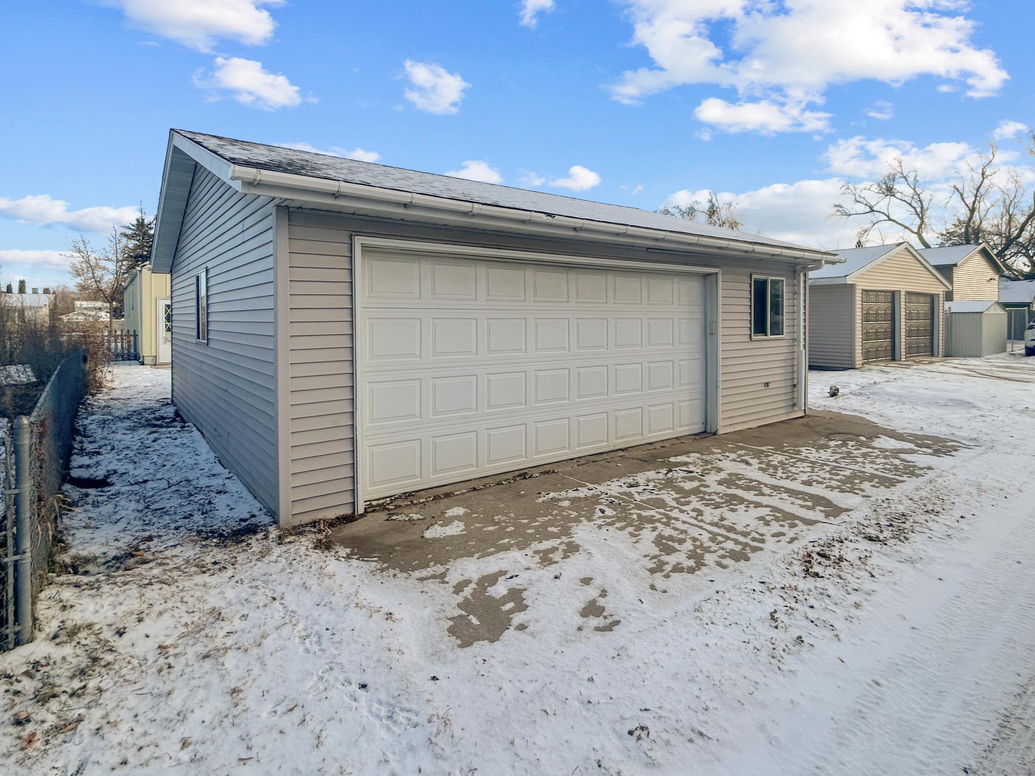 939 Duluth Avenue N, Thief River Falls MN 56701 - Photo 4 of 24