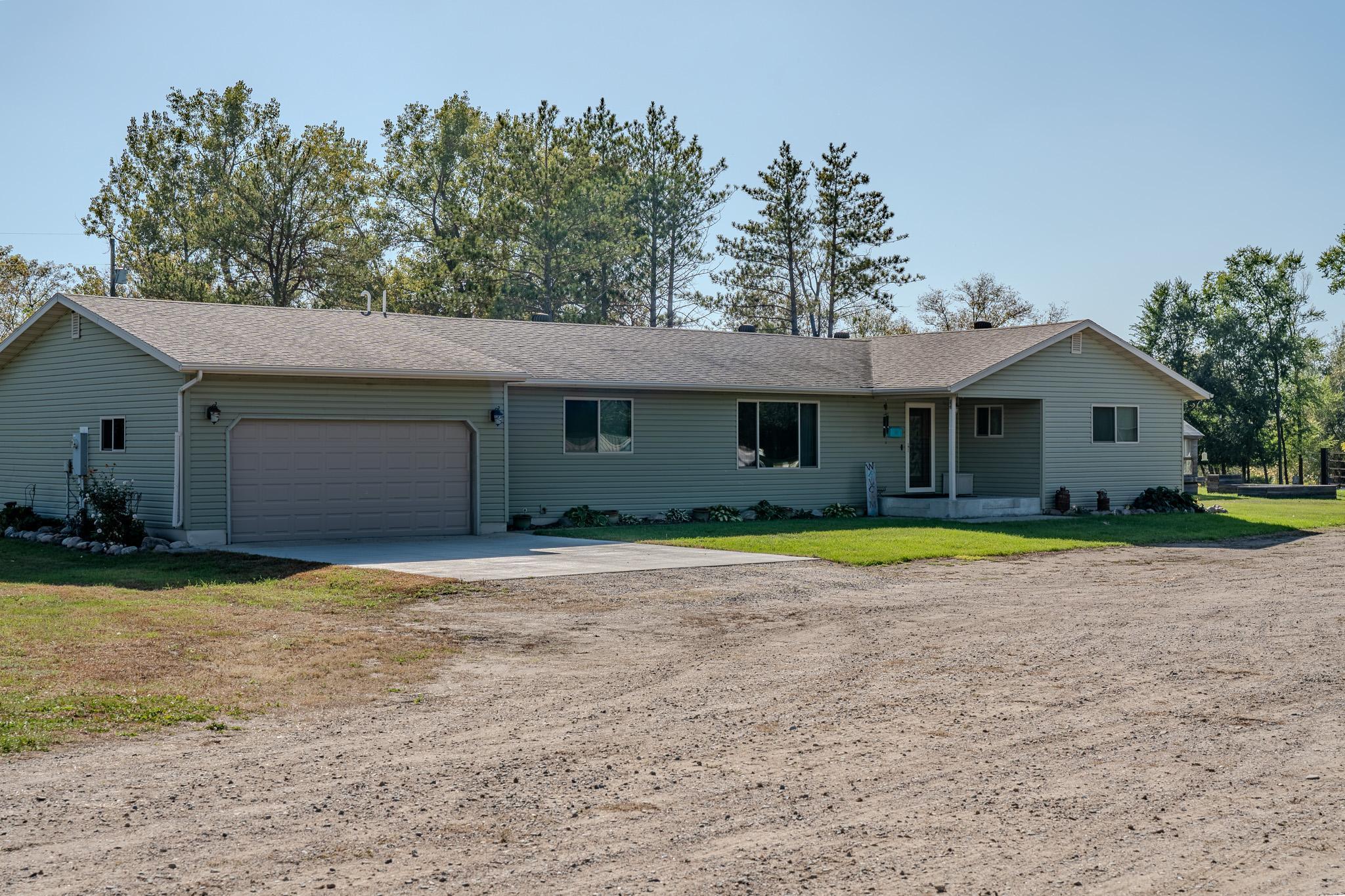 1967 single family home for sale at 5445 157th Street S in Glyndon, MN — 5 bed, 3 bath (photo 3 of 68)