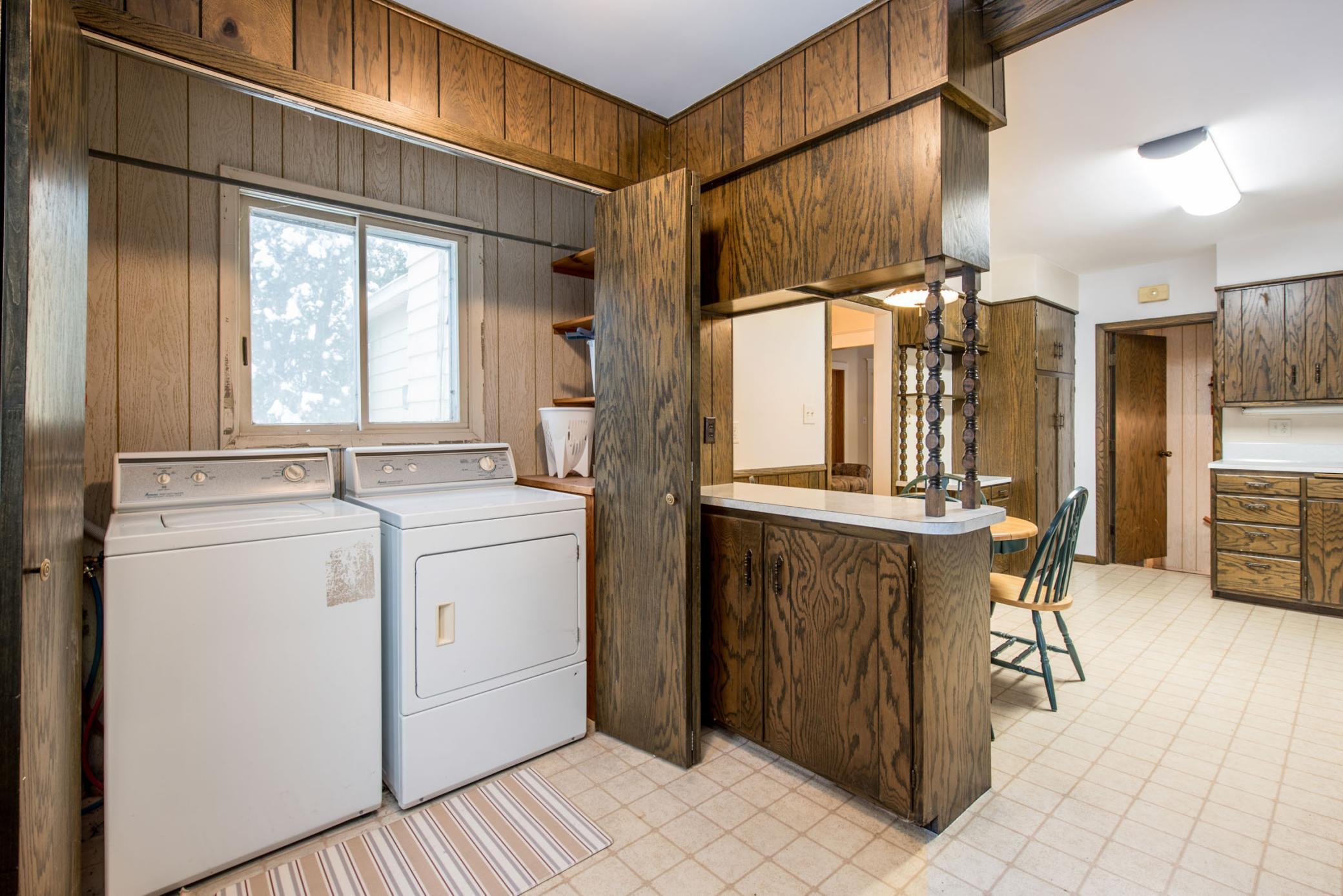 1900 single family home for sale at 1205 N Nokomis in Alexandria, MN — 4 bed, 2 bath (photo 11 of 36)