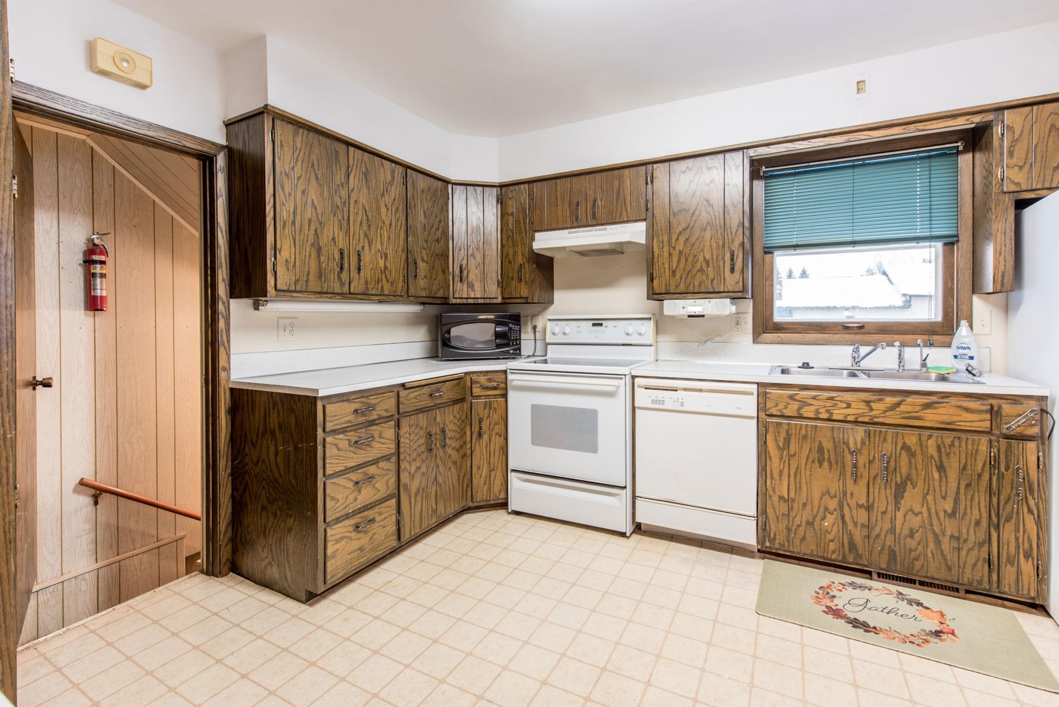 1900 single family home for sale at 1205 N Nokomis in Alexandria, MN — 4 bed, 2 bath (photo 12 of 36)