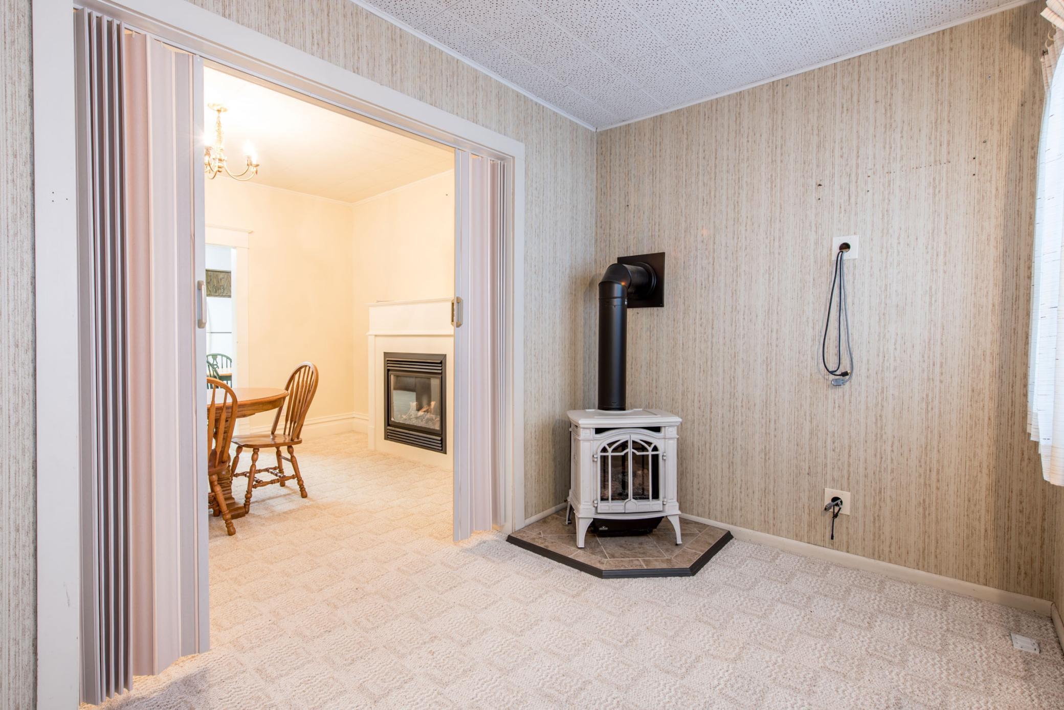 1900 single family home for sale at 1205 N Nokomis in Alexandria, MN — 4 bed, 2 bath (photo 8 of 36)