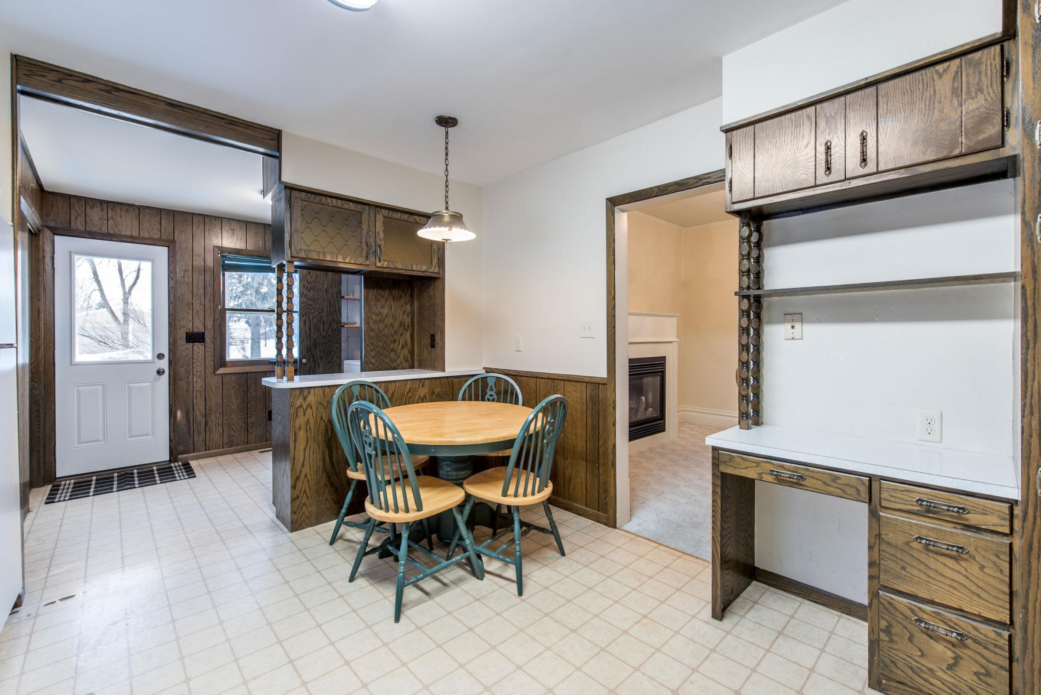 1900 single family home for sale at 1205 N Nokomis in Alexandria, MN — 4 bed, 2 bath (photo 9 of 36)