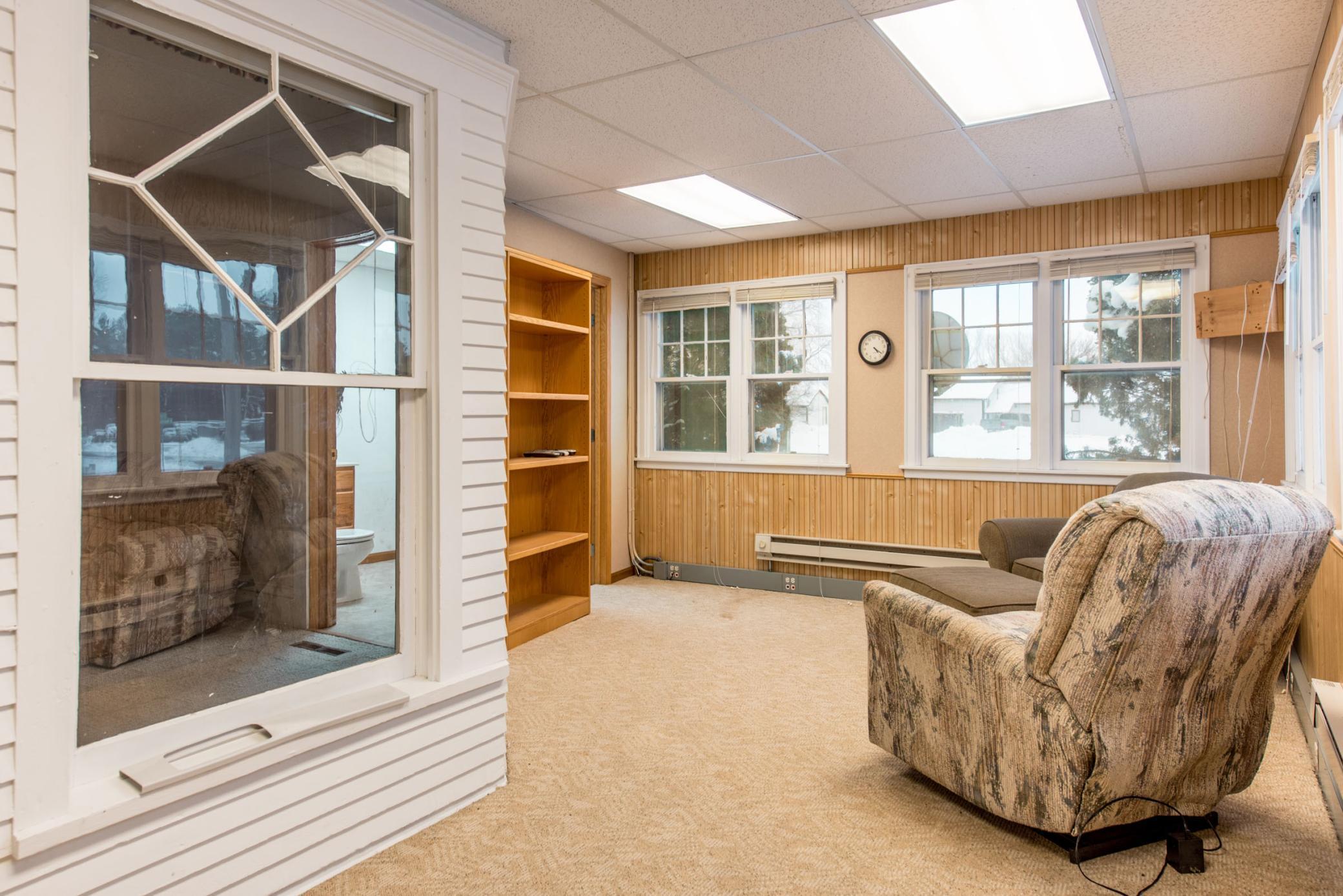 1900 single family home for sale at 1205 N Nokomis in Alexandria, MN — 4 bed, 2 bath (photo 3 of 35)