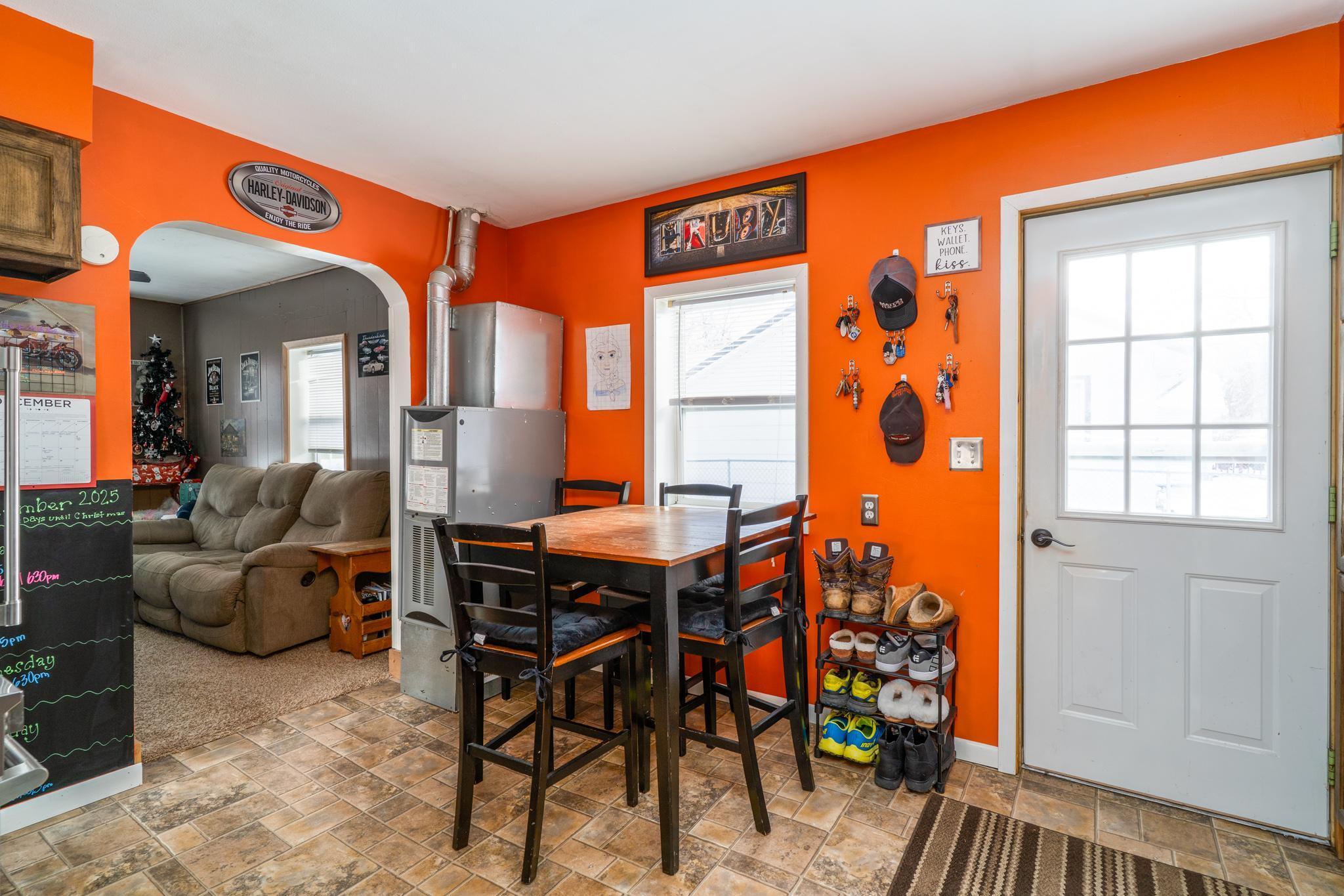 1920 single family home for sale at 1221 Knight Avenue N in Thief River Falls, MN — 3 bed, 1 bath (photo 6 of 21)