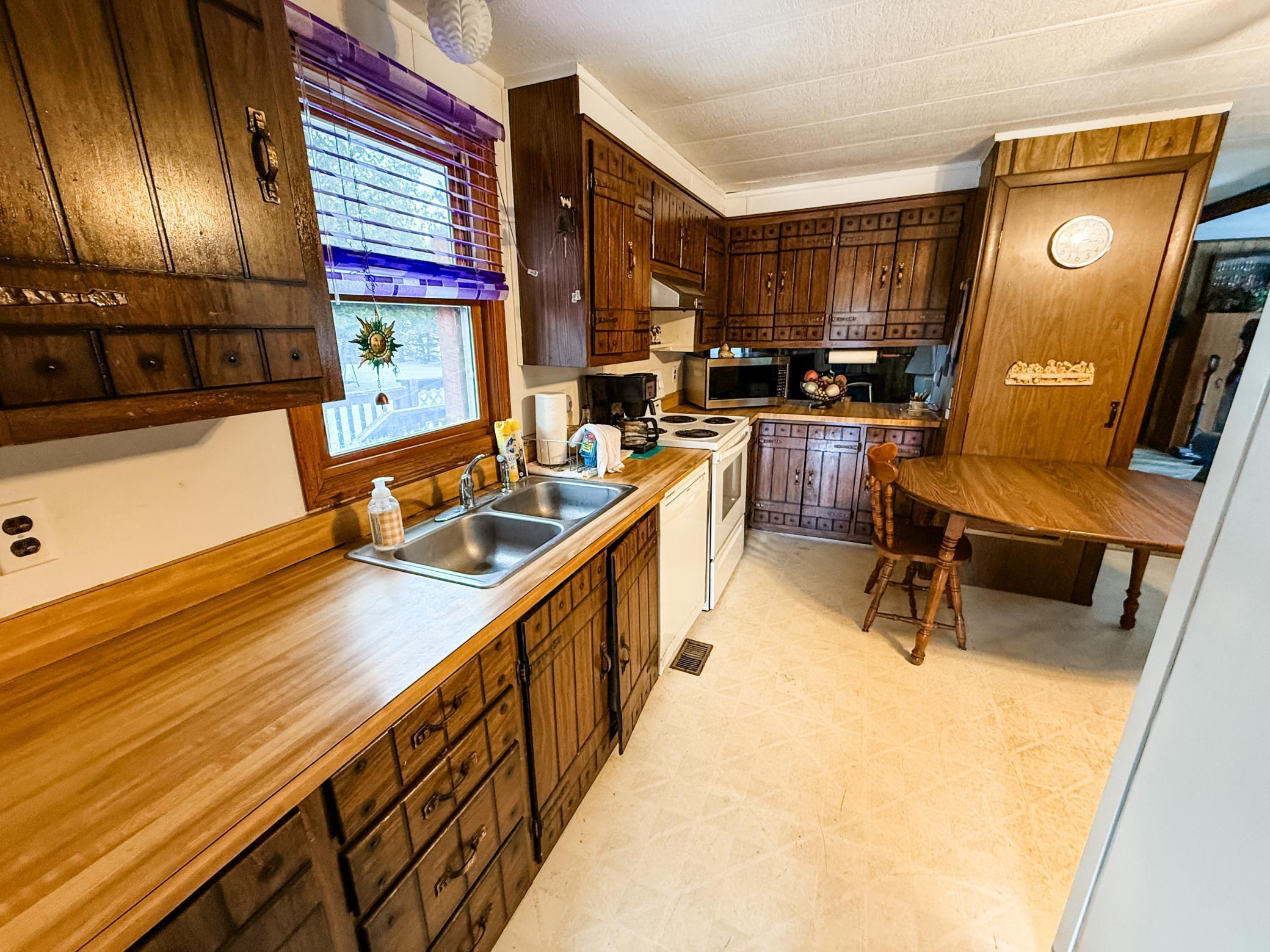 1979 single family home for sale at 18863 State Highway 65 in Goodland, MN — 3 bed, 2 bath (photo 17 of 22)