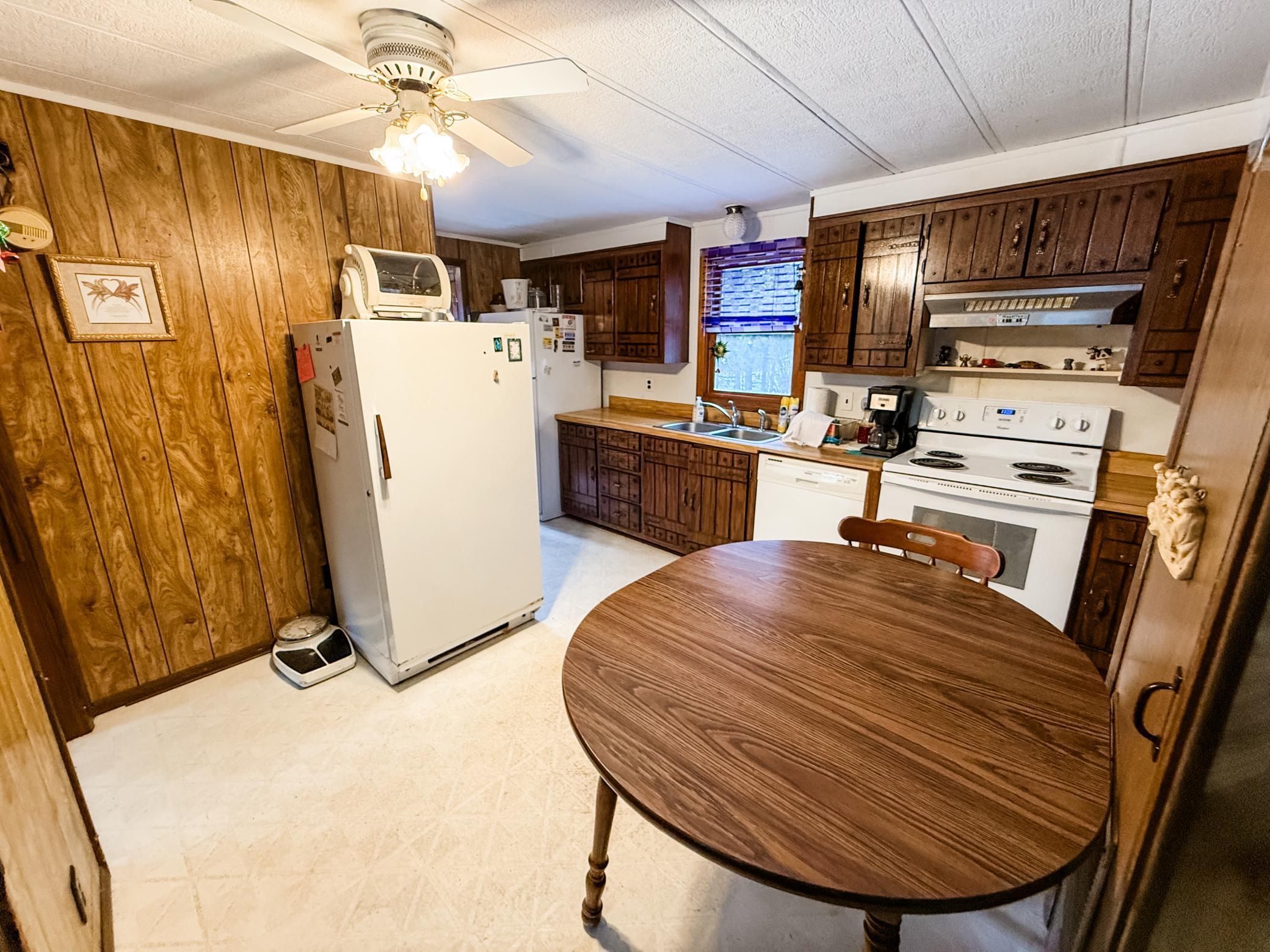 1979 single family home for sale at 18863 State Highway 65 in Goodland, MN — 3 bed, 2 bath (photo 18 of 22)