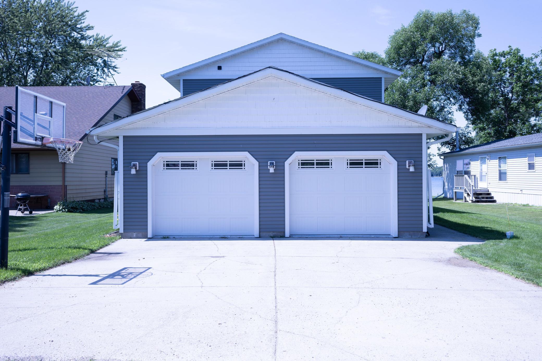 1992 single family home for sale at 23455 Sunset Beach Trail in Pelican Rapids, MN — 5 bed, 3 bath (photo 2 of 30)
