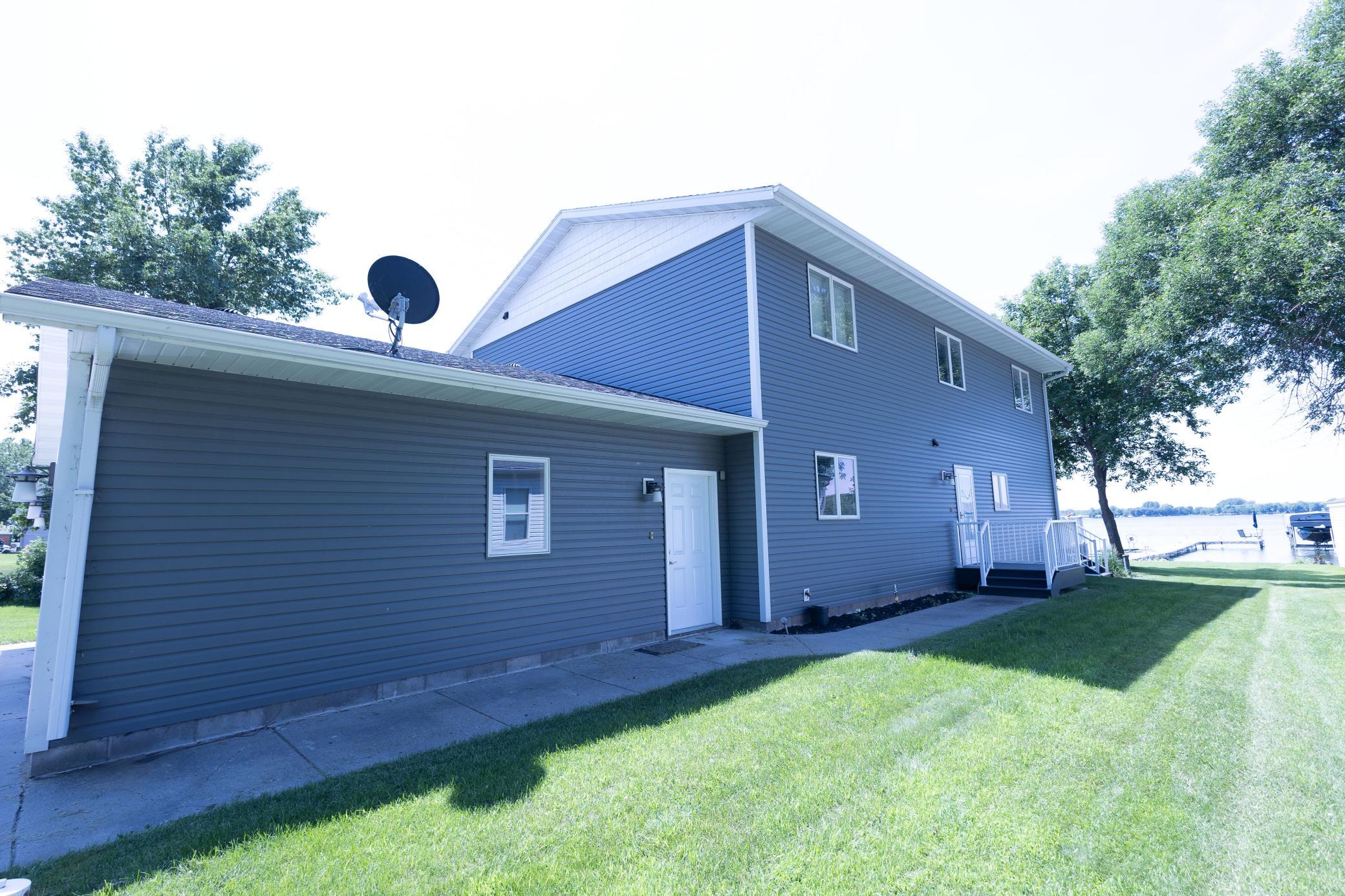 1992 single family home for sale at 23455 Sunset Beach Trail in Pelican Rapids, MN — 5 bed, 3 bath (photo 3 of 30)