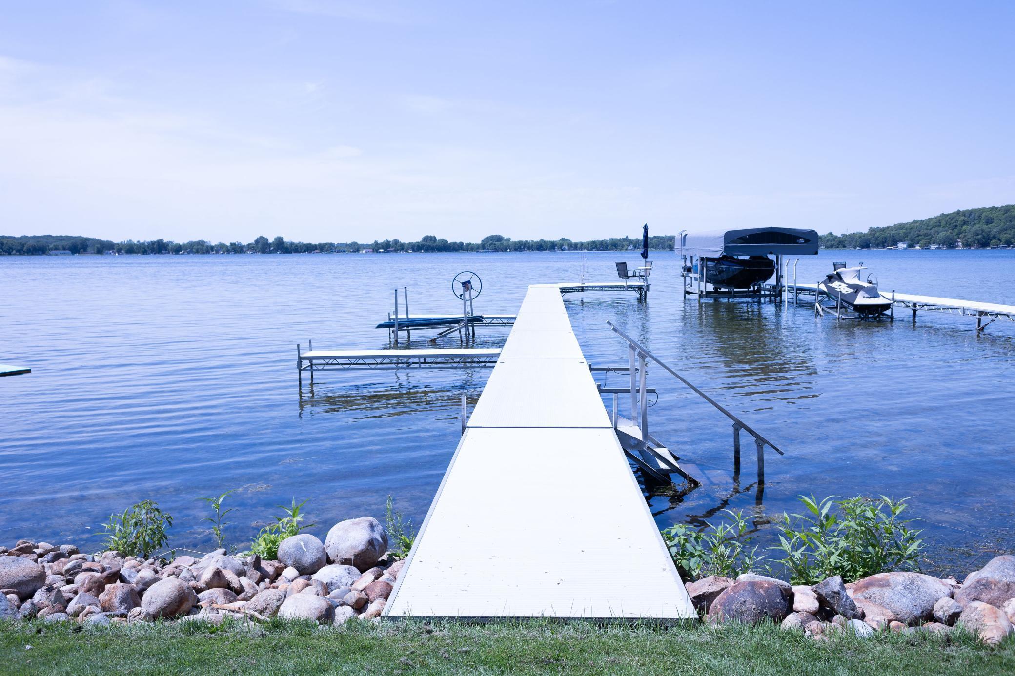 1992 single family home for sale at 23455 Sunset Beach Trail in Pelican Rapids, MN — 5 bed, 3 bath (photo 6 of 30)