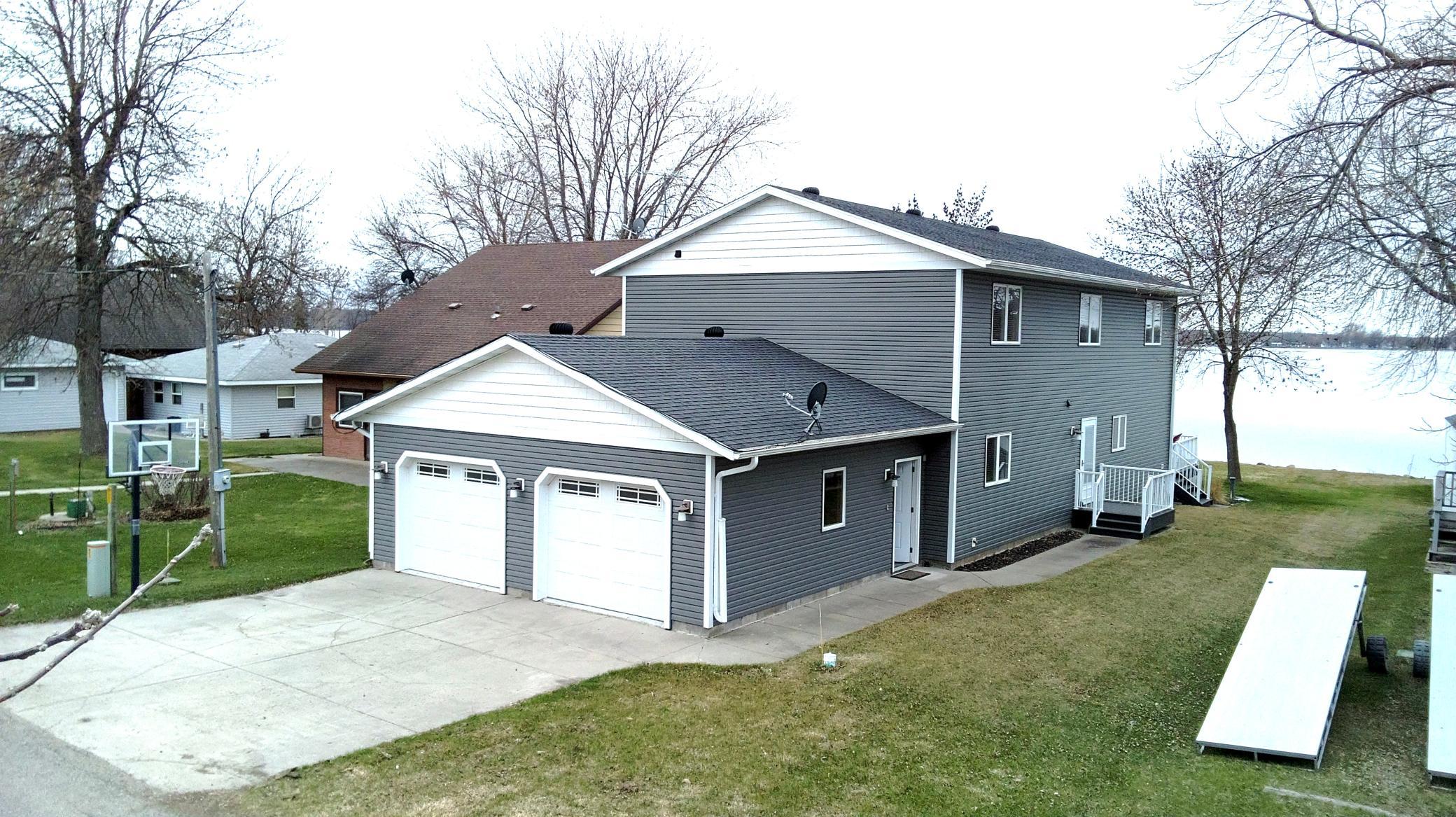 1992 single family home for sale at 23455 Sunset Beach Trail in Pelican Rapids, MN — 5 bed, 3 bath (photo 2 of 34)