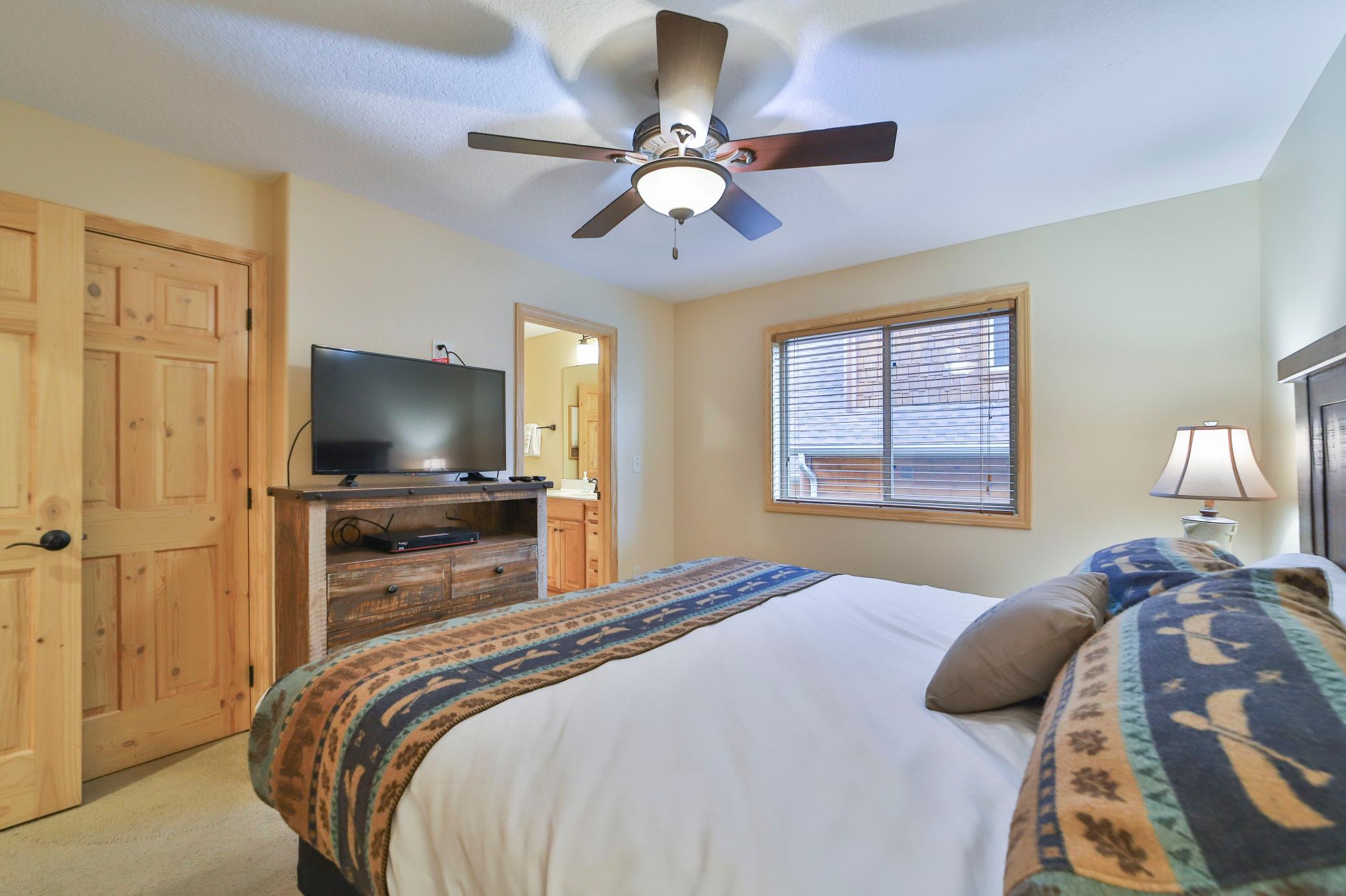 2016 townhouse for sale at 6334 Wilderness Road in Pequot Lakes, MN — 5 bed, 3 bath (photo 13 of 61)