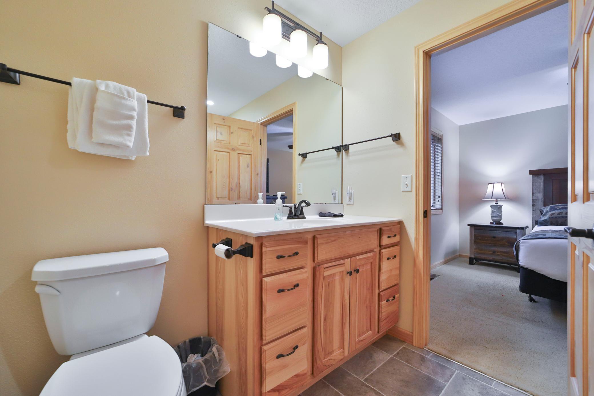 2016 townhouse for sale at 6334 Wilderness Road in Pequot Lakes, MN — 5 bed, 3 bath (photo 15 of 61)