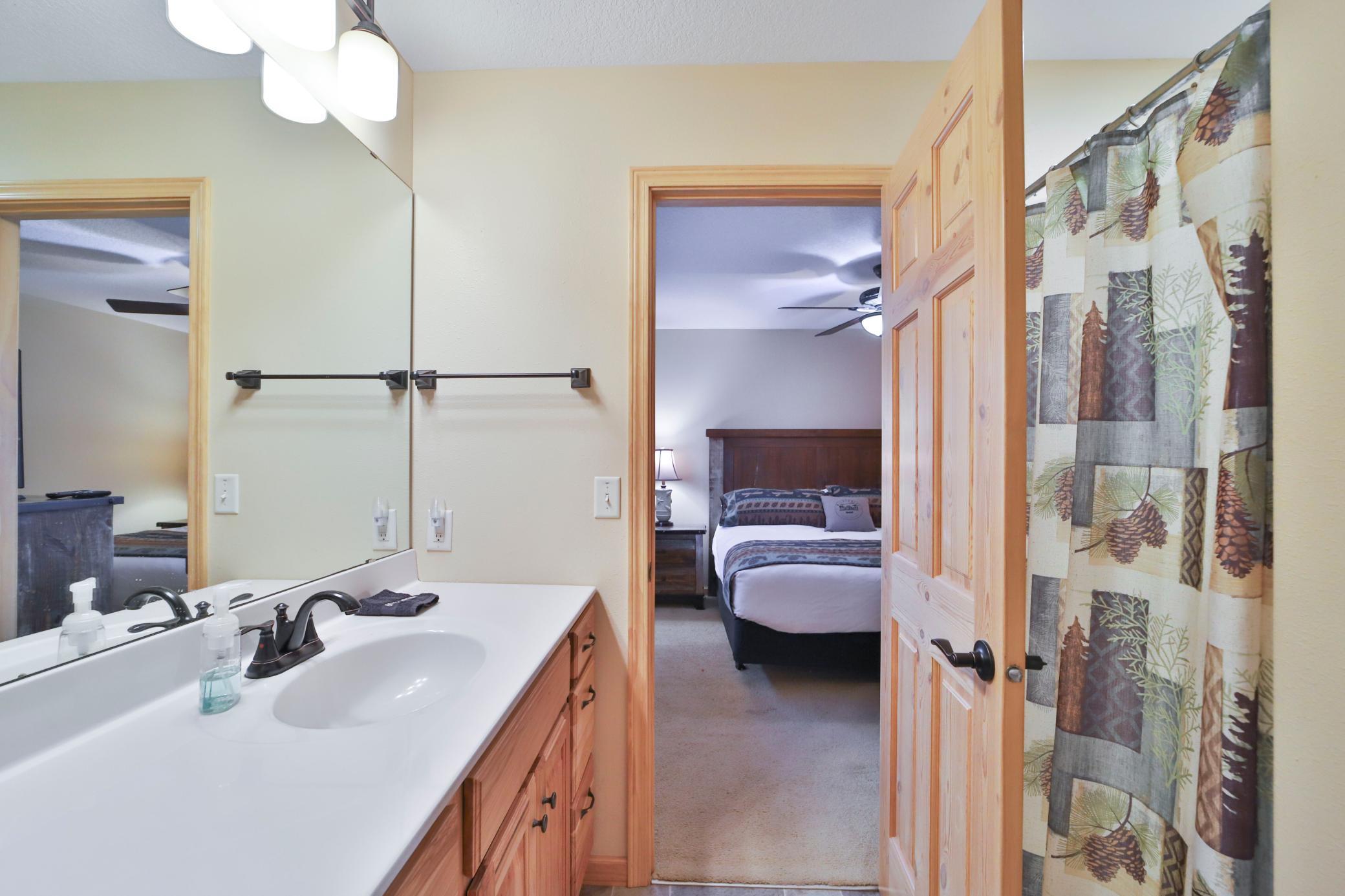 2016 townhouse for sale at 6334 Wilderness Road in Pequot Lakes, MN — 5 bed, 3 bath (photo 16 of 61)