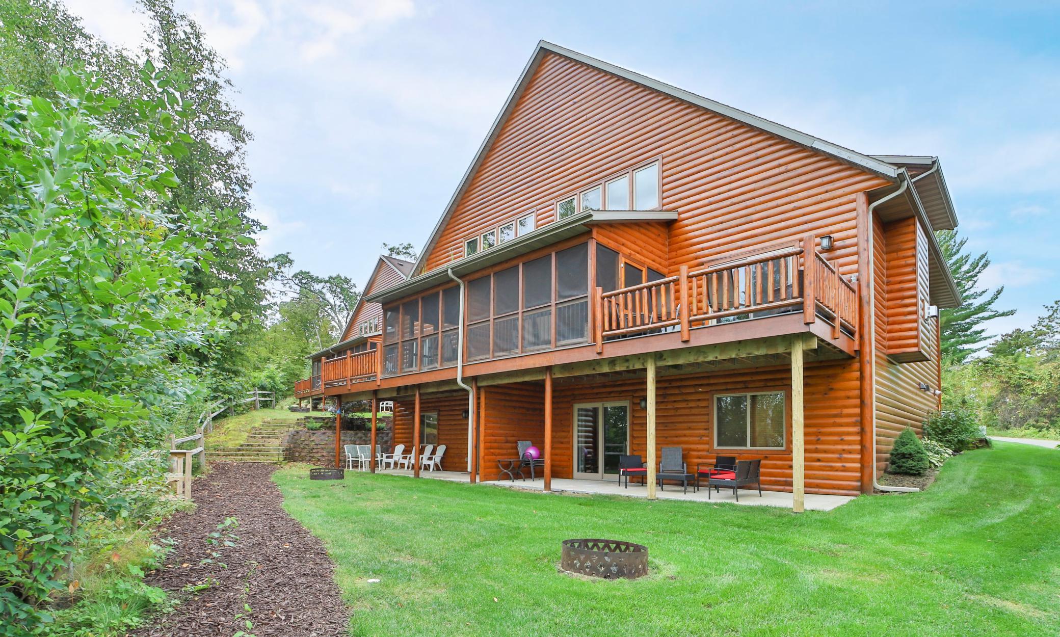 2016 townhouse for sale at 6334 Wilderness Road in Pequot Lakes, MN — 5 bed, 3 bath (photo 3 of 61)