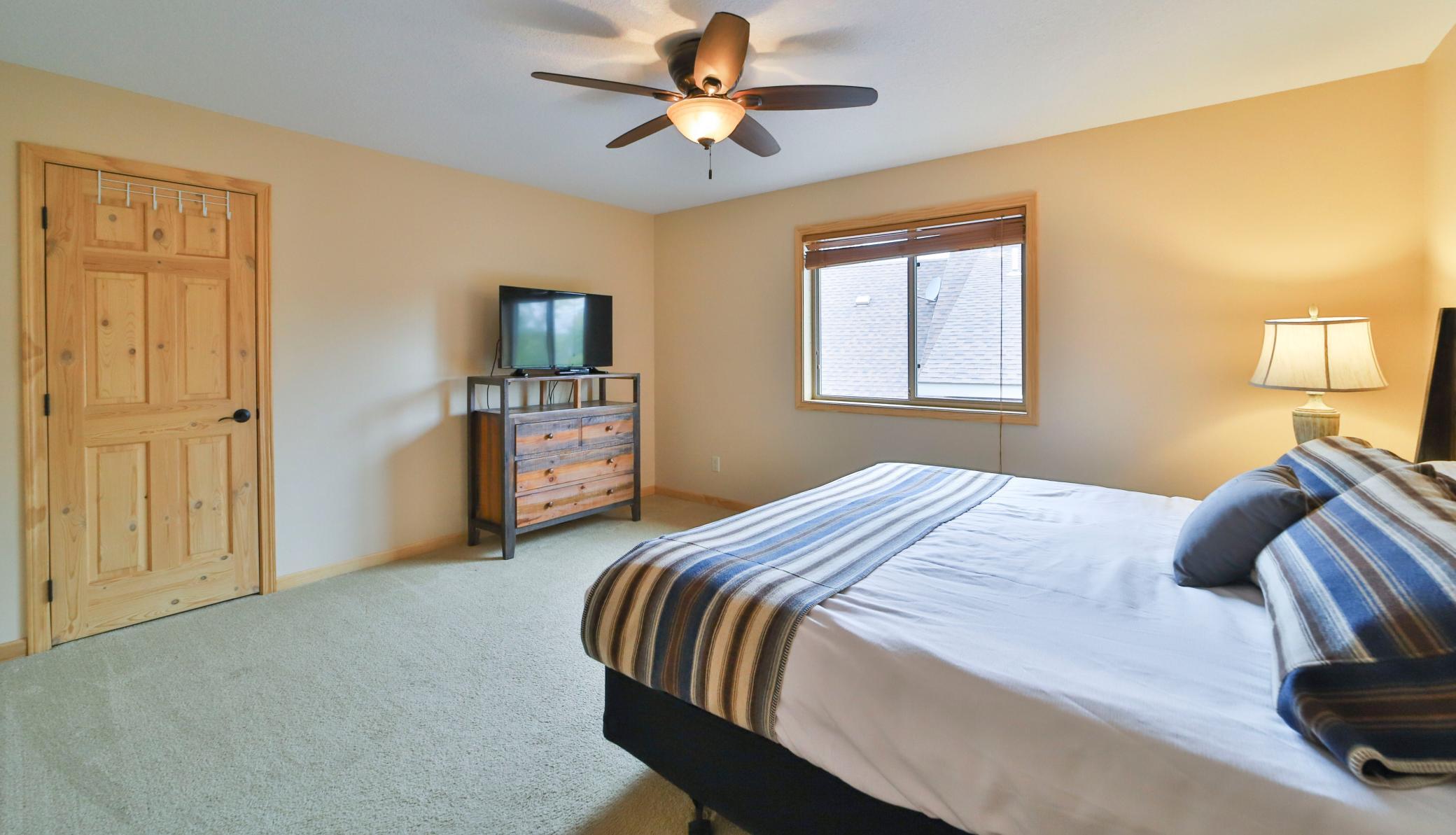 2016 townhouse for sale at 6334 Wilderness Road in Pequot Lakes, MN — 5 bed, 3 bath (photo 21 of 61)