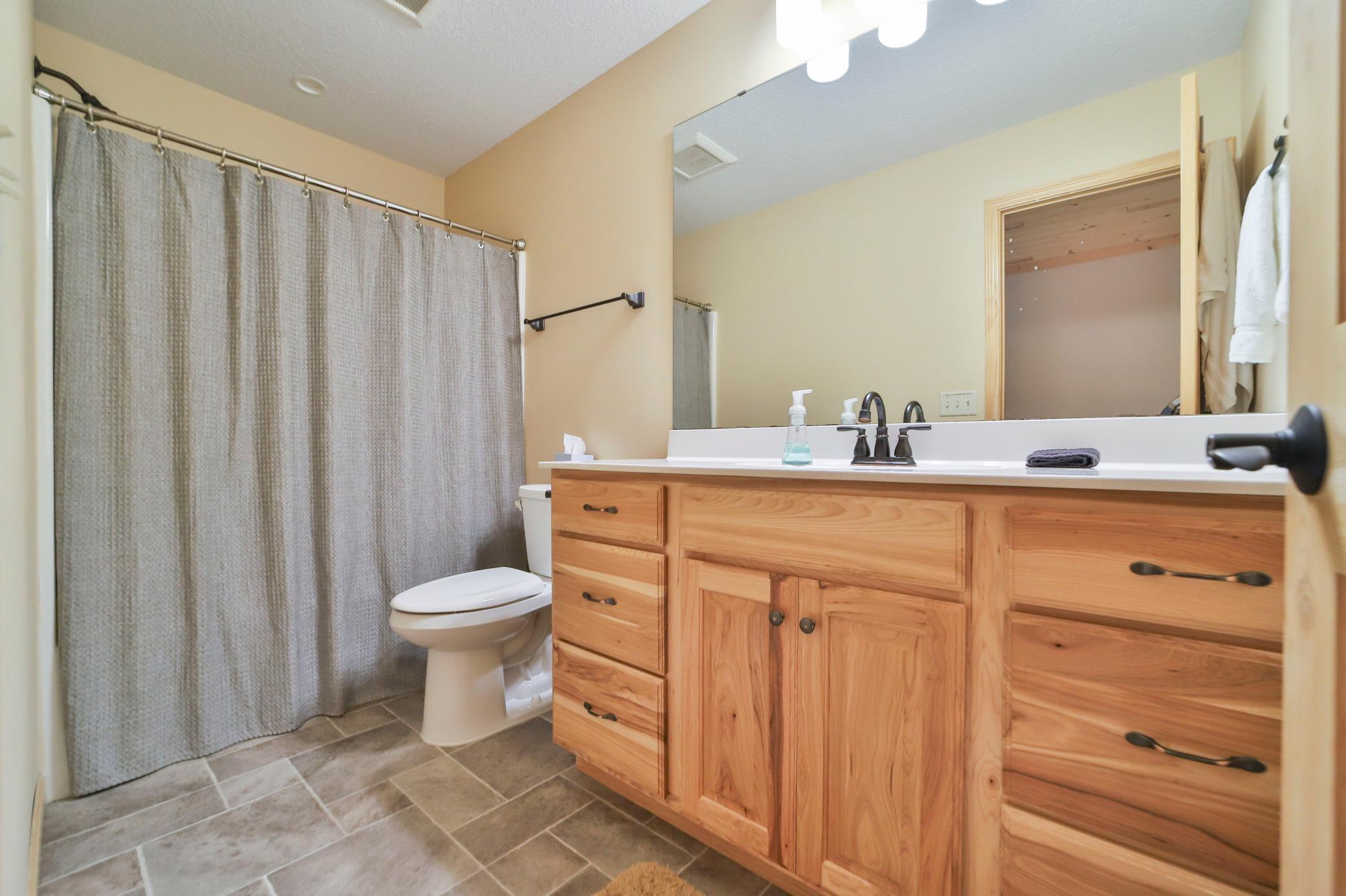 2016 townhouse for sale at 6334 Wilderness Road in Pequot Lakes, MN — 5 bed, 3 bath (photo 22 of 61)