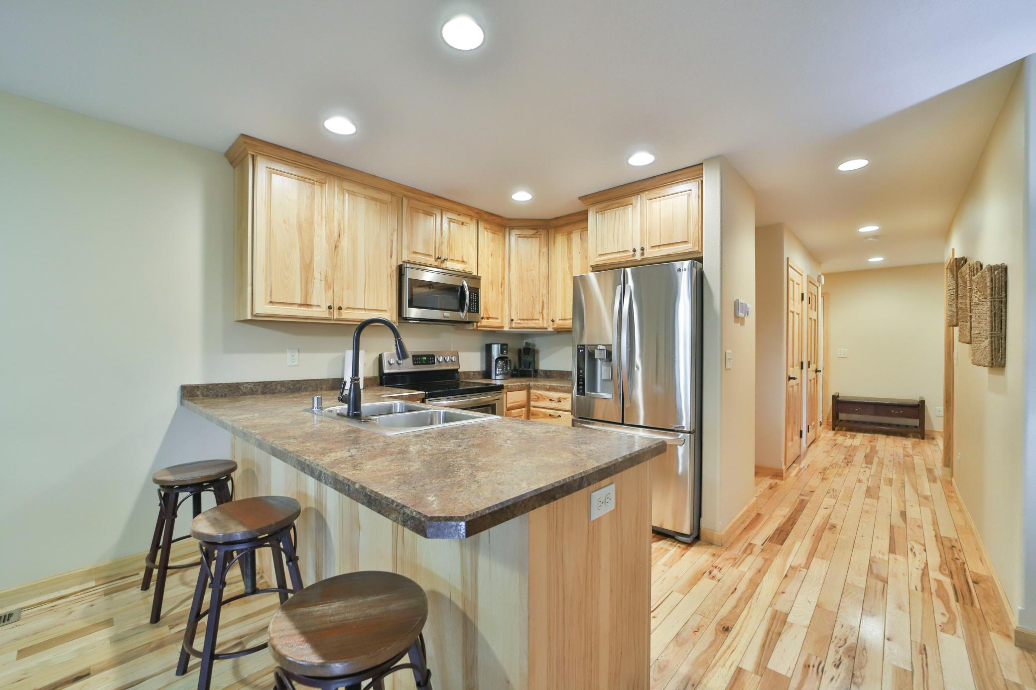 2016 townhouse for sale at 6334 Wilderness Road in Pequot Lakes, MN — 5 bed, 3 bath (photo 5 of 61)