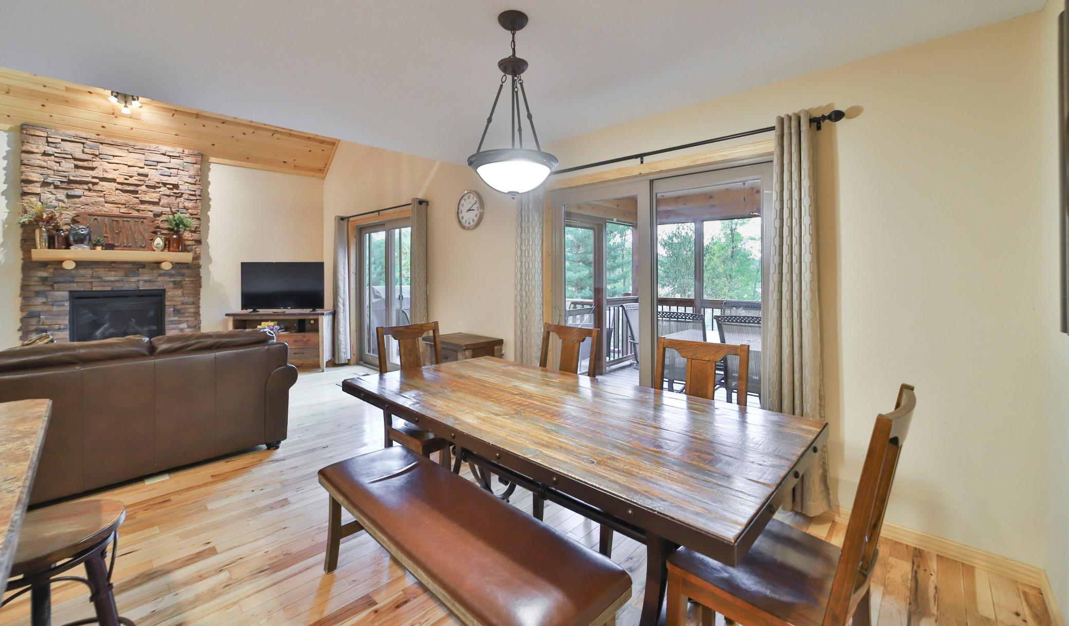 2016 townhouse for sale at 6334 Wilderness Road in Pequot Lakes, MN — 5 bed, 3 bath (photo 9 of 61)