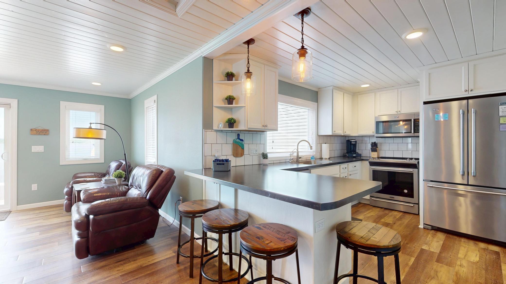 1963 townhouse for sale at 27096 Little Floyd Lake Road, Unit 1 in Detroit Lakes, MN — 2 bed, 1 bath (photo 11 of 27)