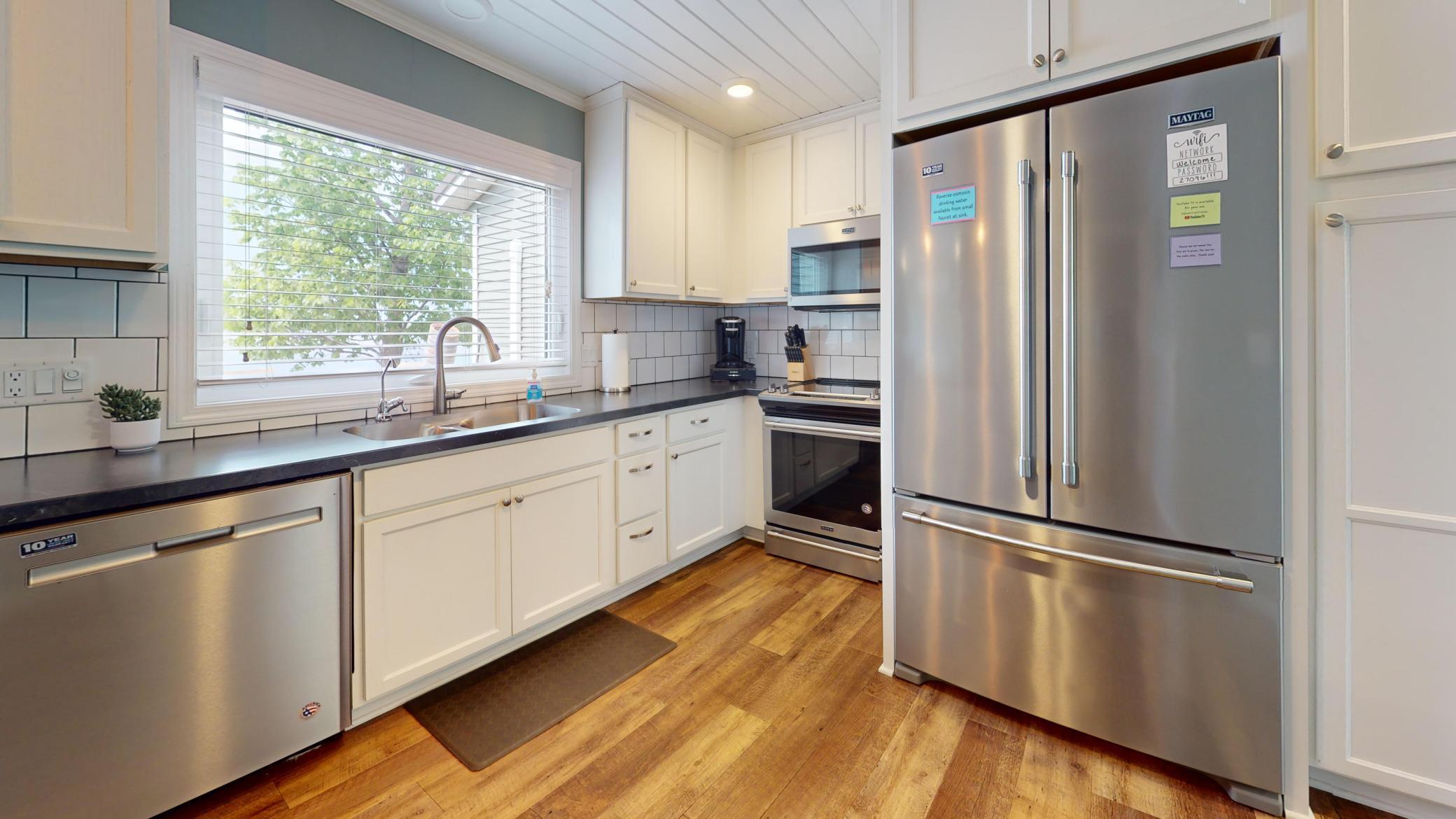 1963 townhouse for sale at 27096 Little Floyd Lake Road, Unit 1 in Detroit Lakes, MN — 2 bed, 1 bath (photo 10 of 27)
